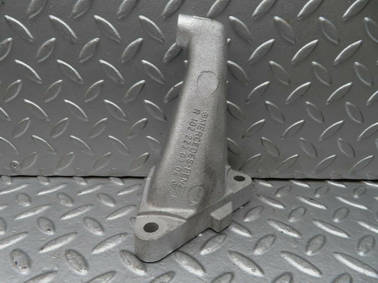 15264 Mercedes-Benz W123 230E Engine Mount Bracket 1022230304