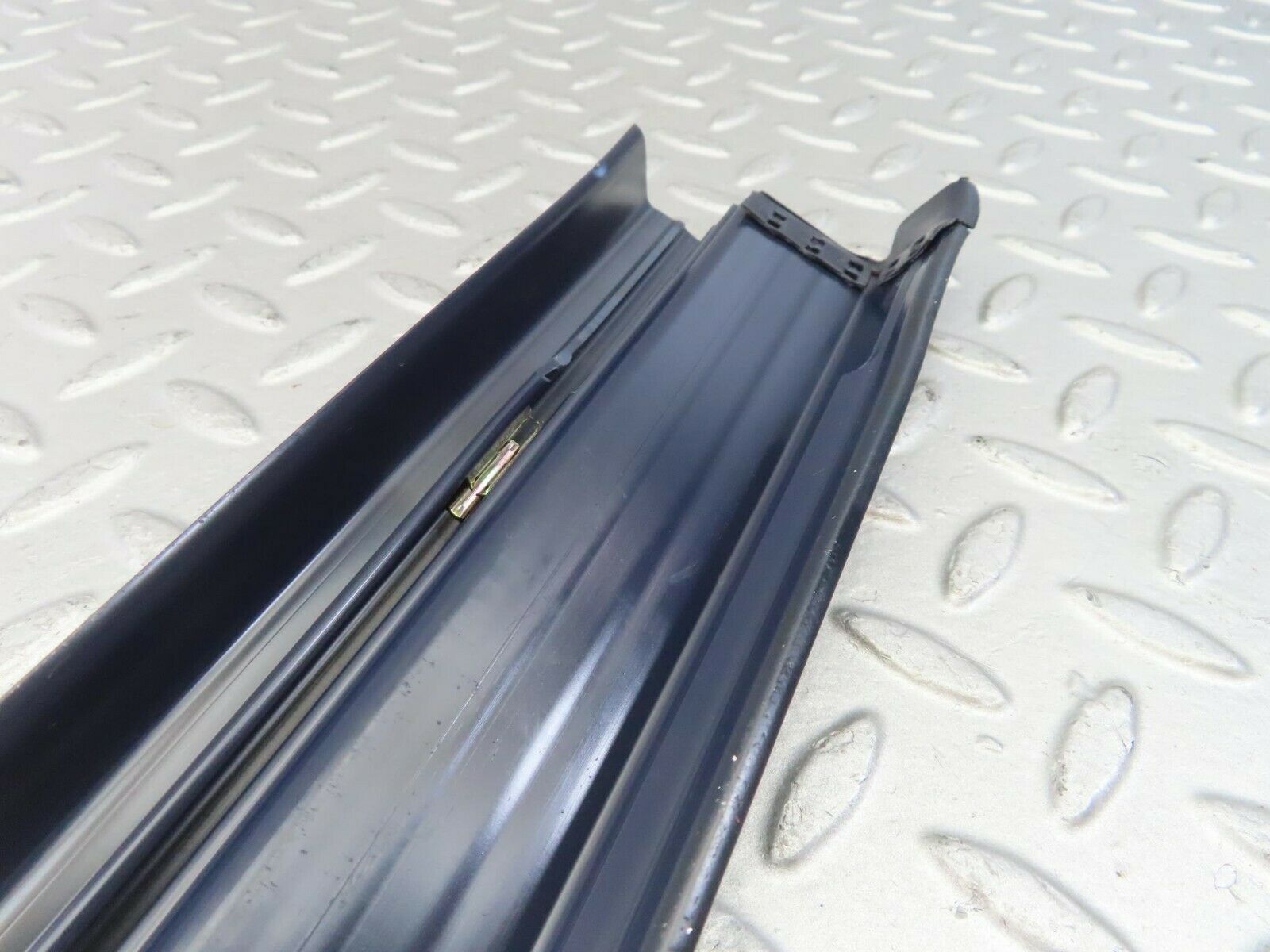 10346 Mercedes-Benz W201 190E Front Left Door Sill Blue