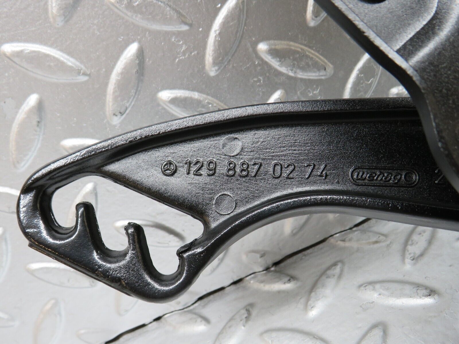 27740 Mercedes-Benz S124 300TE Wagon Bonnet Hinge Right Side 1298870274