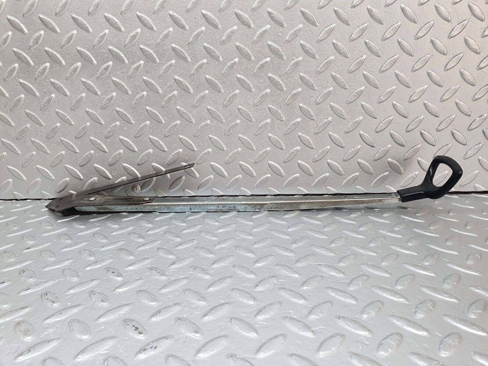 40792 Mercedes-Benz W123 300D Front Right Seat Sliding Adjust Handle