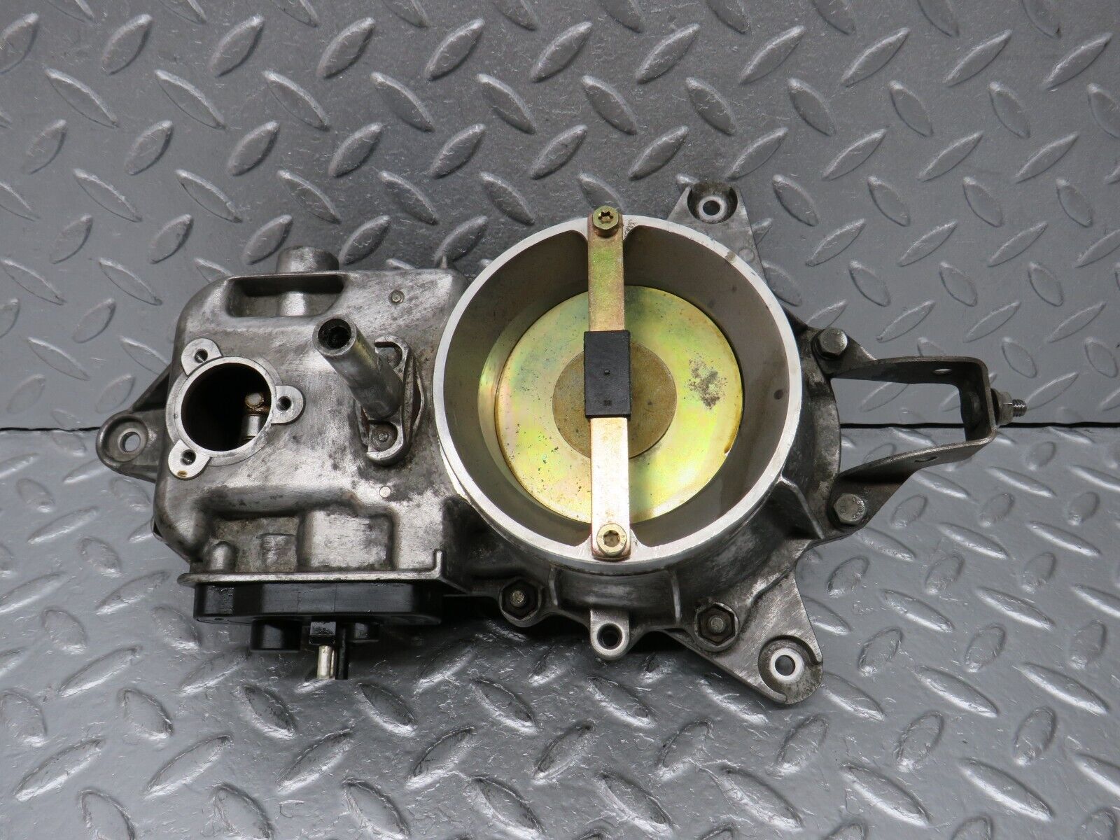 38812 Mercedes-Benz W201 190E 2.6L Air Flow Mass Meter Sensor Bosch 1031410090 0438121033 1031410345