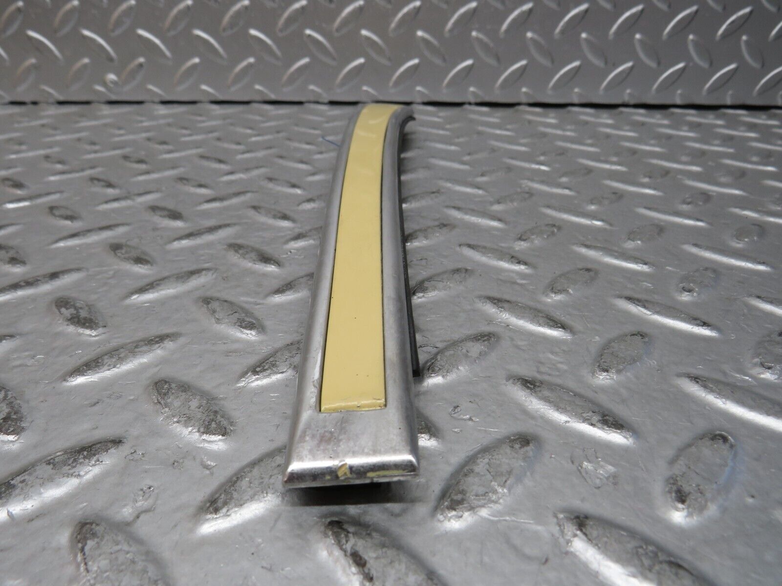 28835 Mercedes-Benz W123 230E C Pillar Exterior Trim Right Side 1236981097