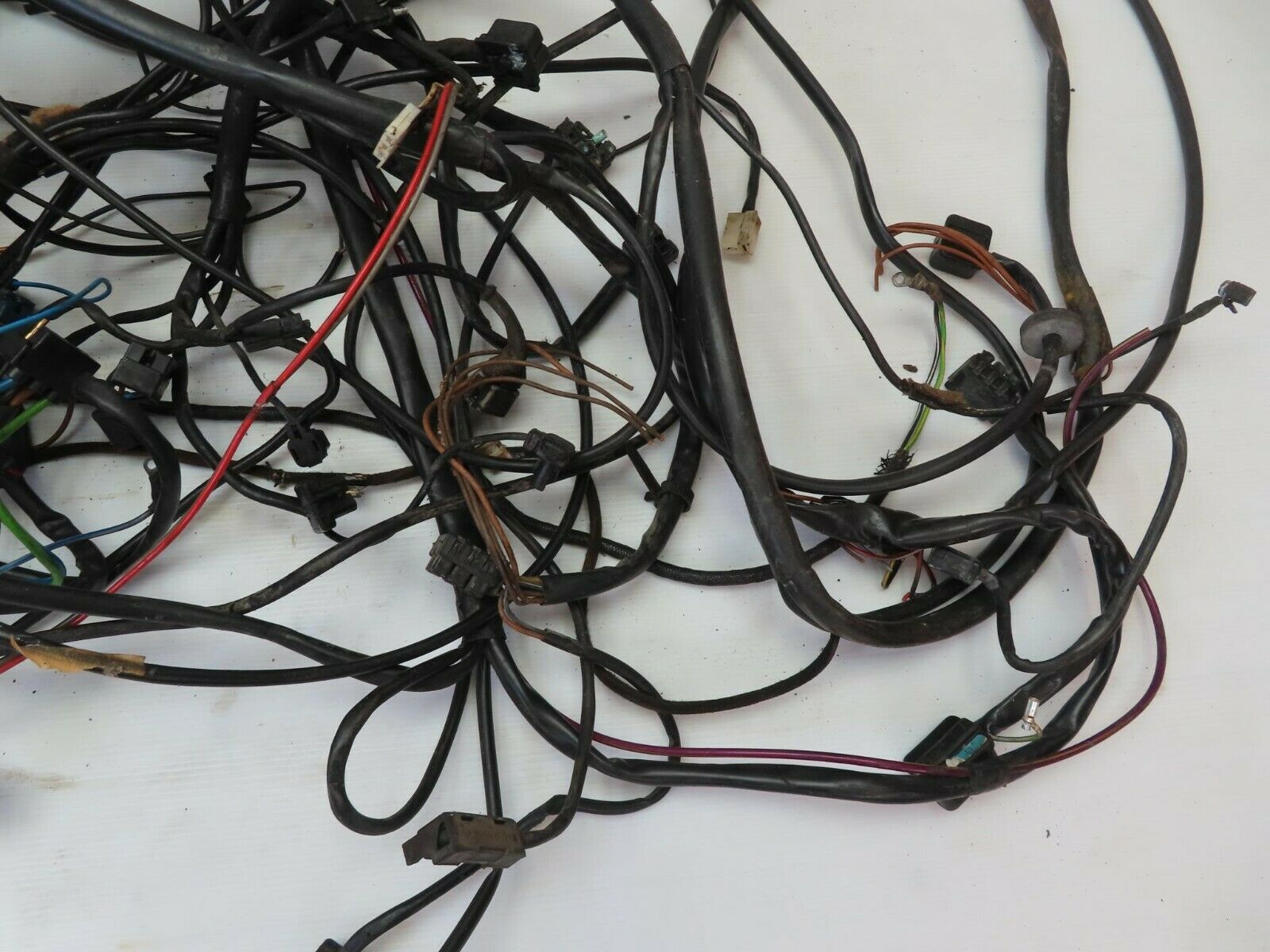 10937 Mercedes-Benz W123 230E Engine Chassis Body Wire Wiring Harness
