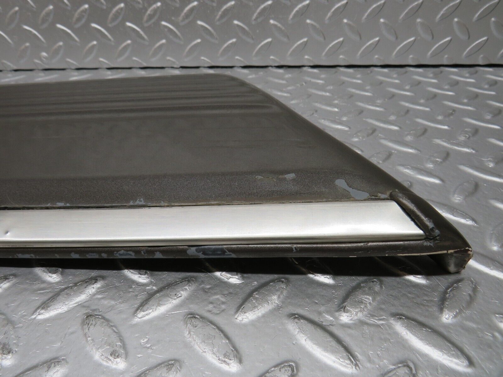 34373 Mercedes-Benz C126 380SEC Front Left Fender Wing Lower Moulding 1266900140