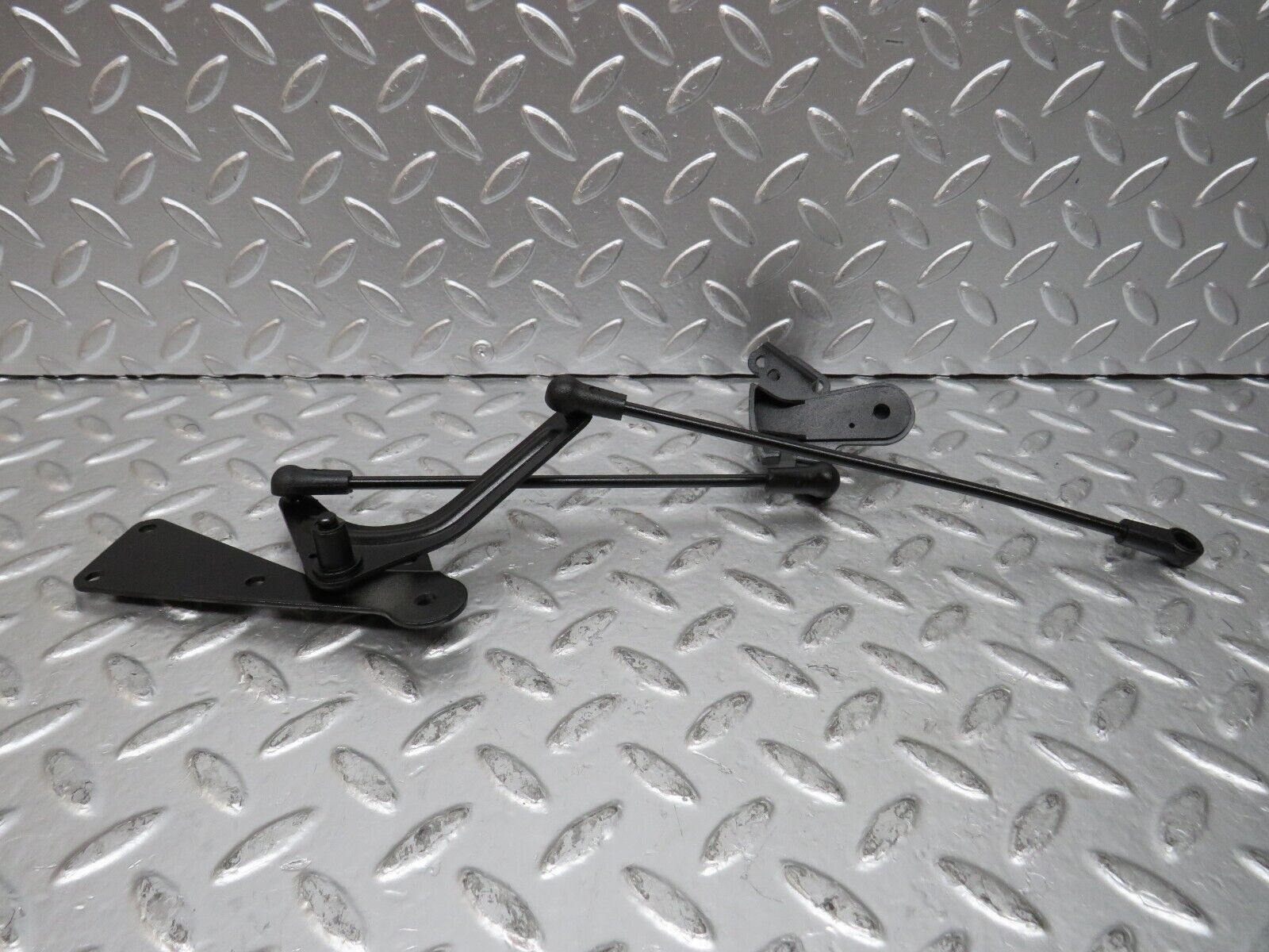 25380 Mercedes-Benz W201 190D Throttle Linkage