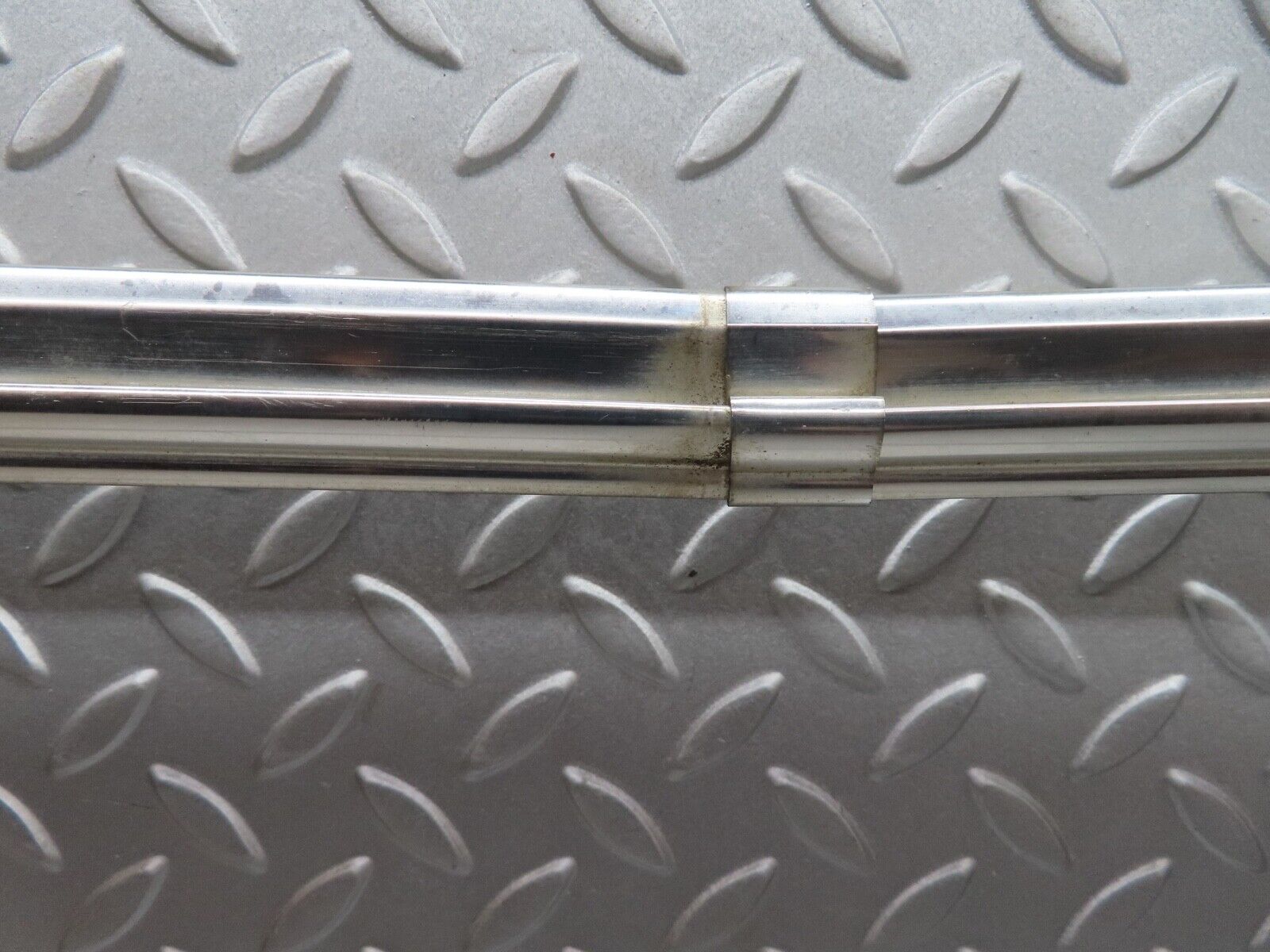 17676 Mercedes-Benz W116 450SEL Rear Windscreen Chrome Frame