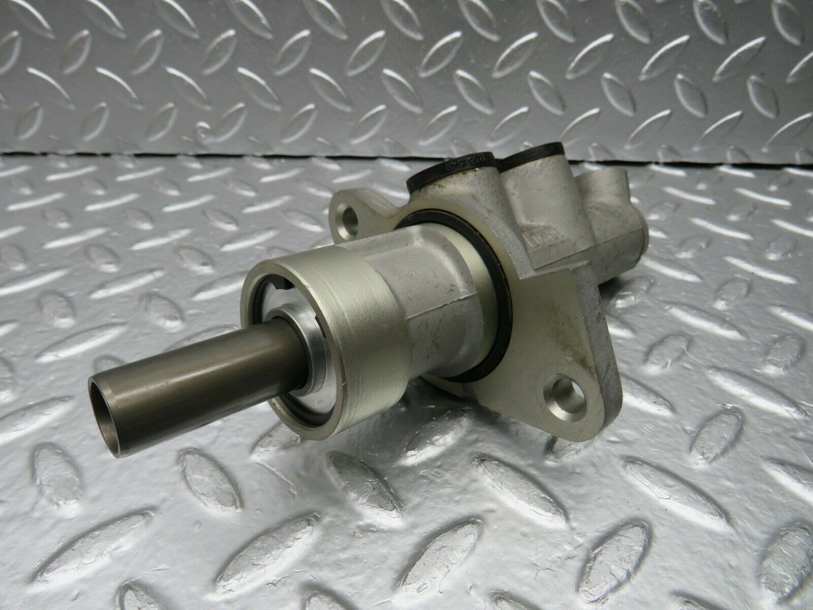 22414 Mercedes-Benz C124 E220 Coupe Brake Master Cylinder