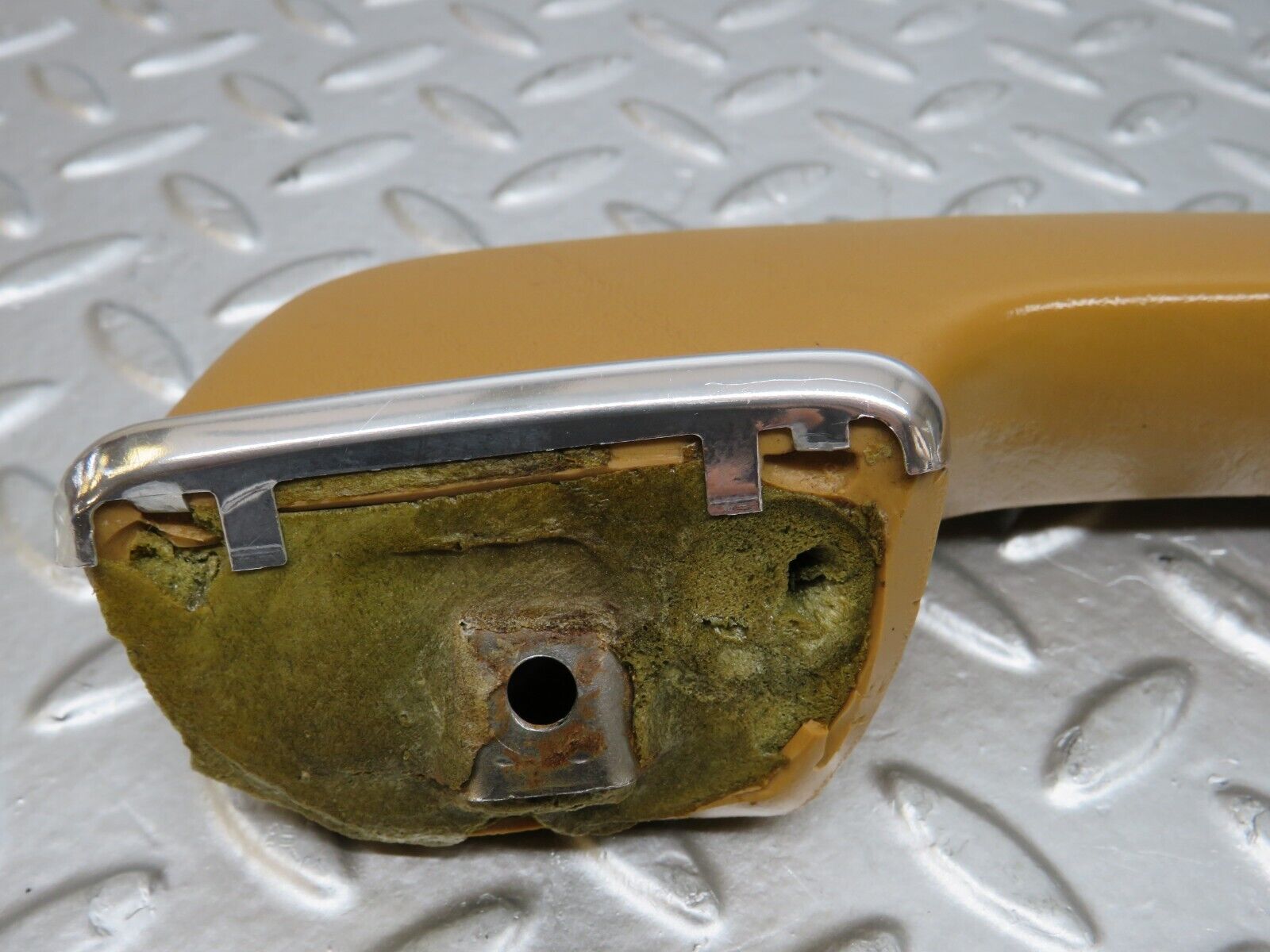 25439 Mercedes-Benz W123 200 Interior Door Handle Rear Left