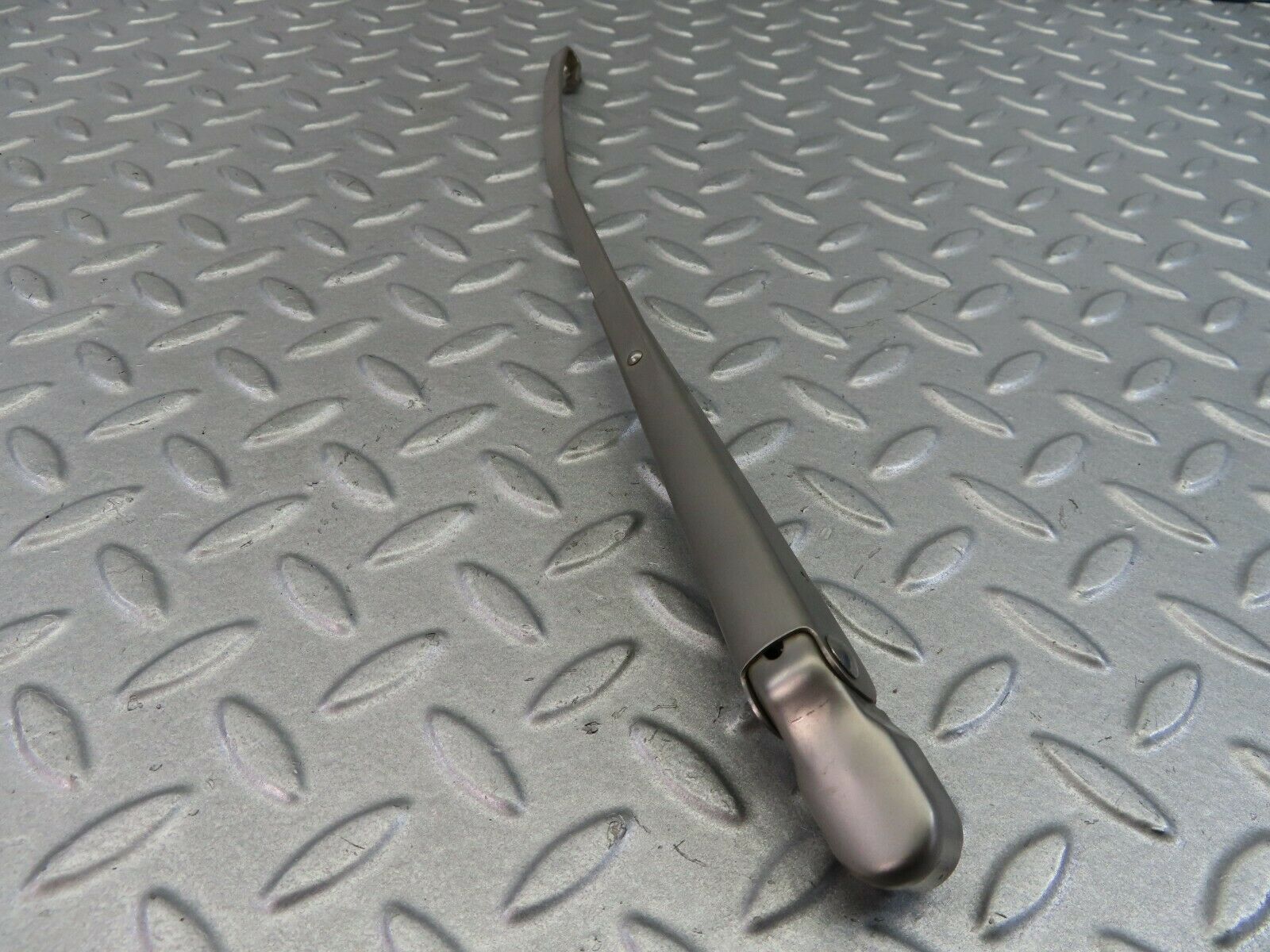 7906 Mercedes-Benz W115 220D Wiper Arm Right Side