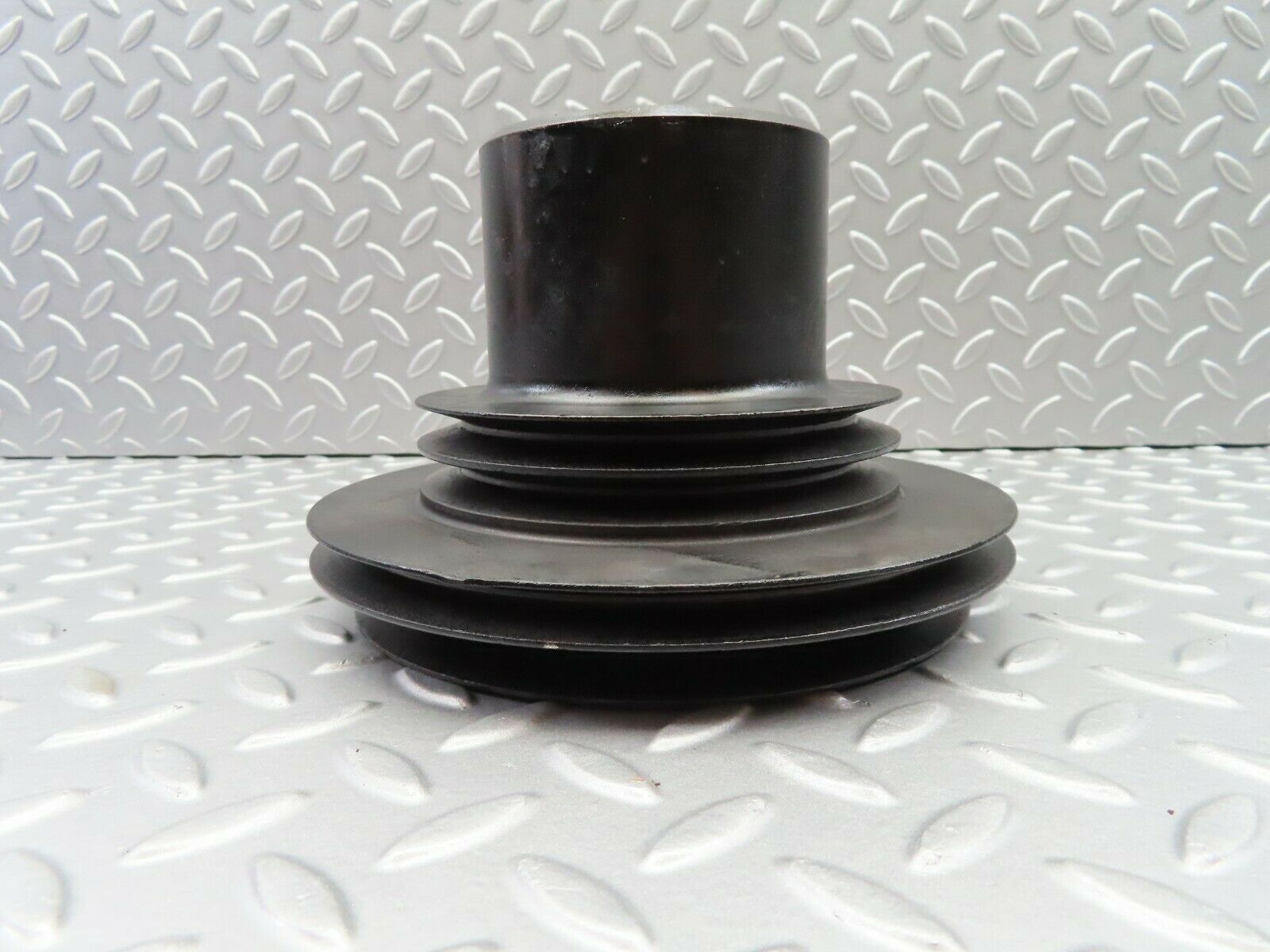 6399 Mercedes-Benz W126 380SE Crankshaft Pulley