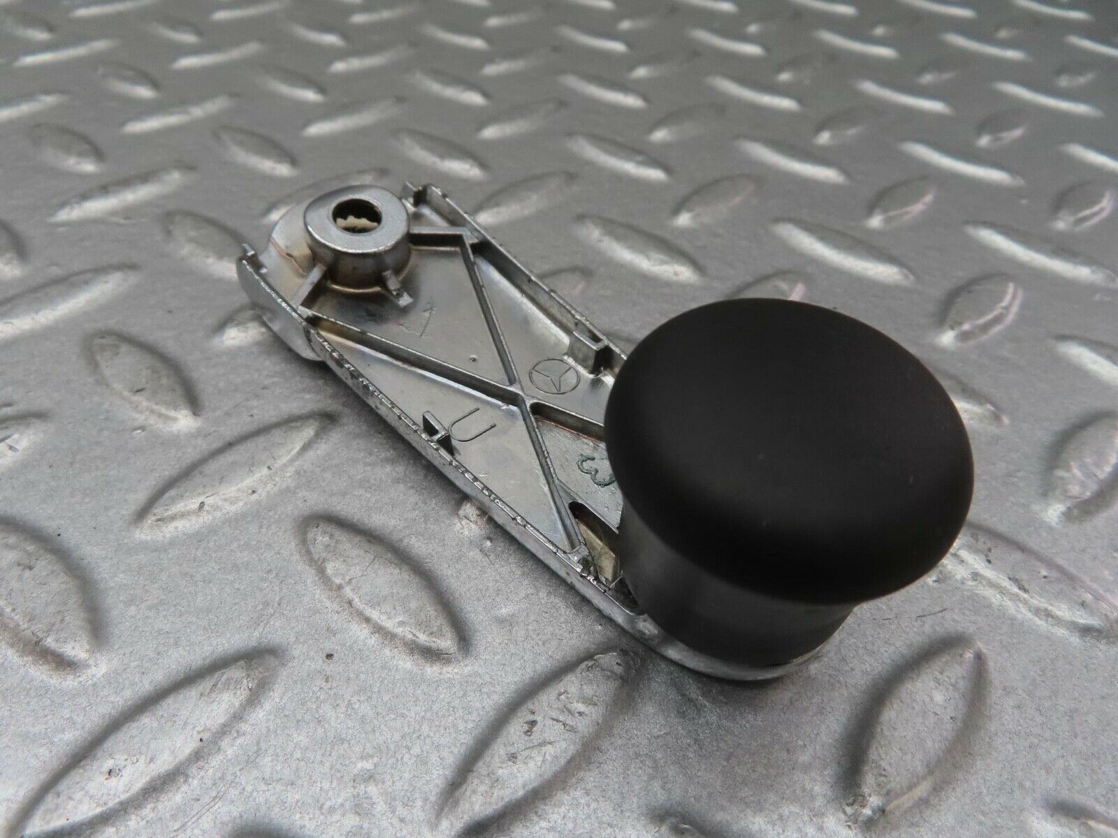 13550 Mercedes-Benz W123 200 Window Lifter Crank Handle