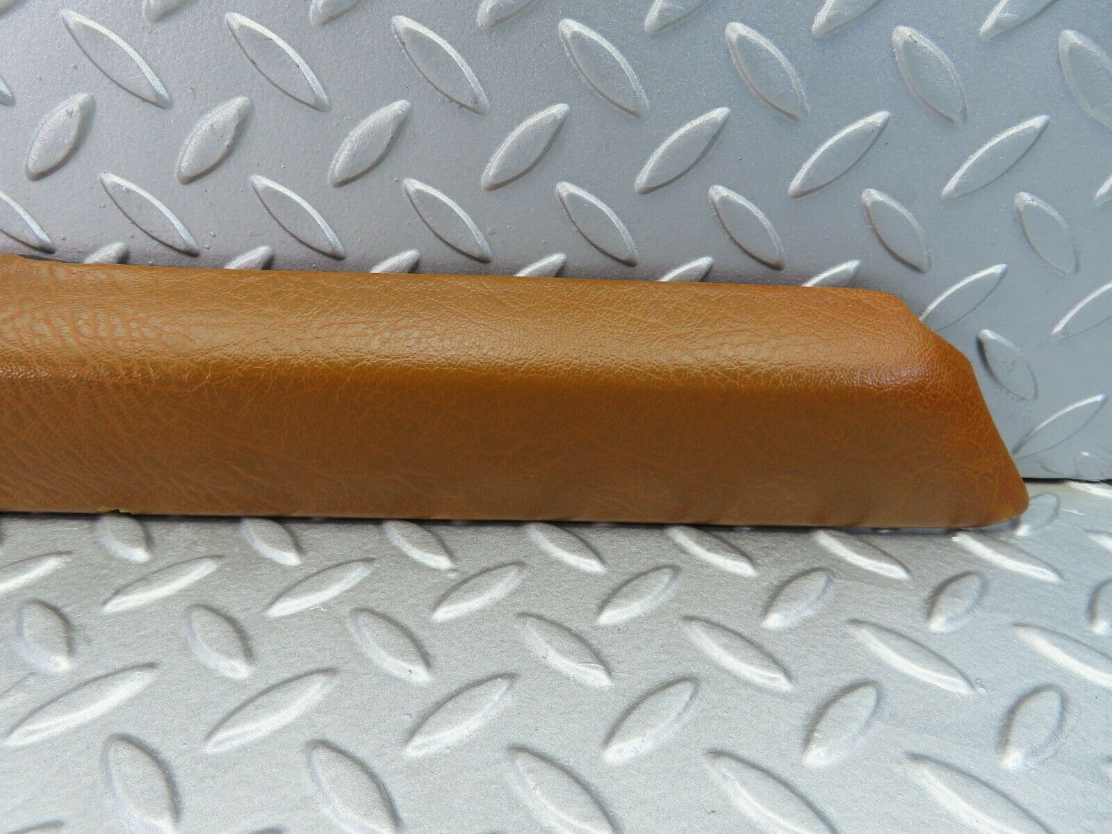 7839 Mercedes-Benz W115 220D Front Left Upper Door Panel