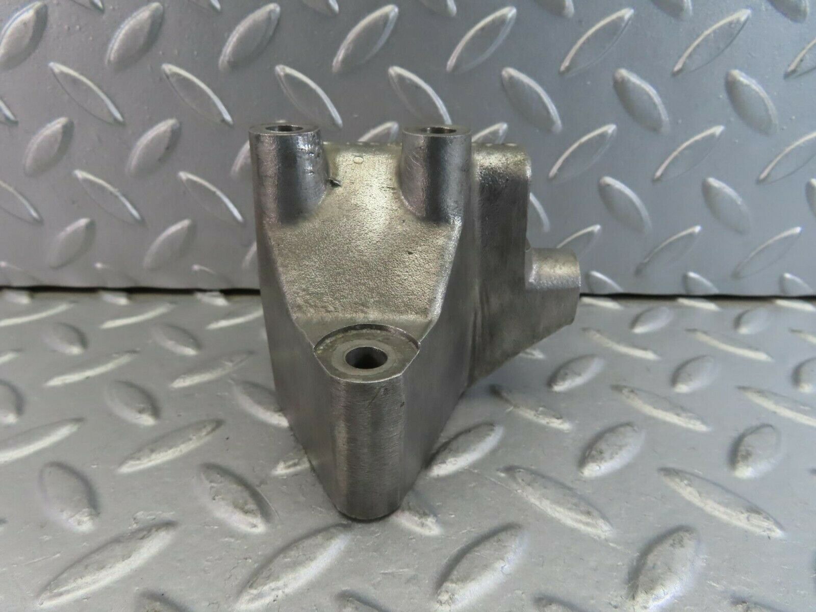 10107 Mercedes-Benz C123 230CE Coupe Alternator Holder Bracket 1021550135