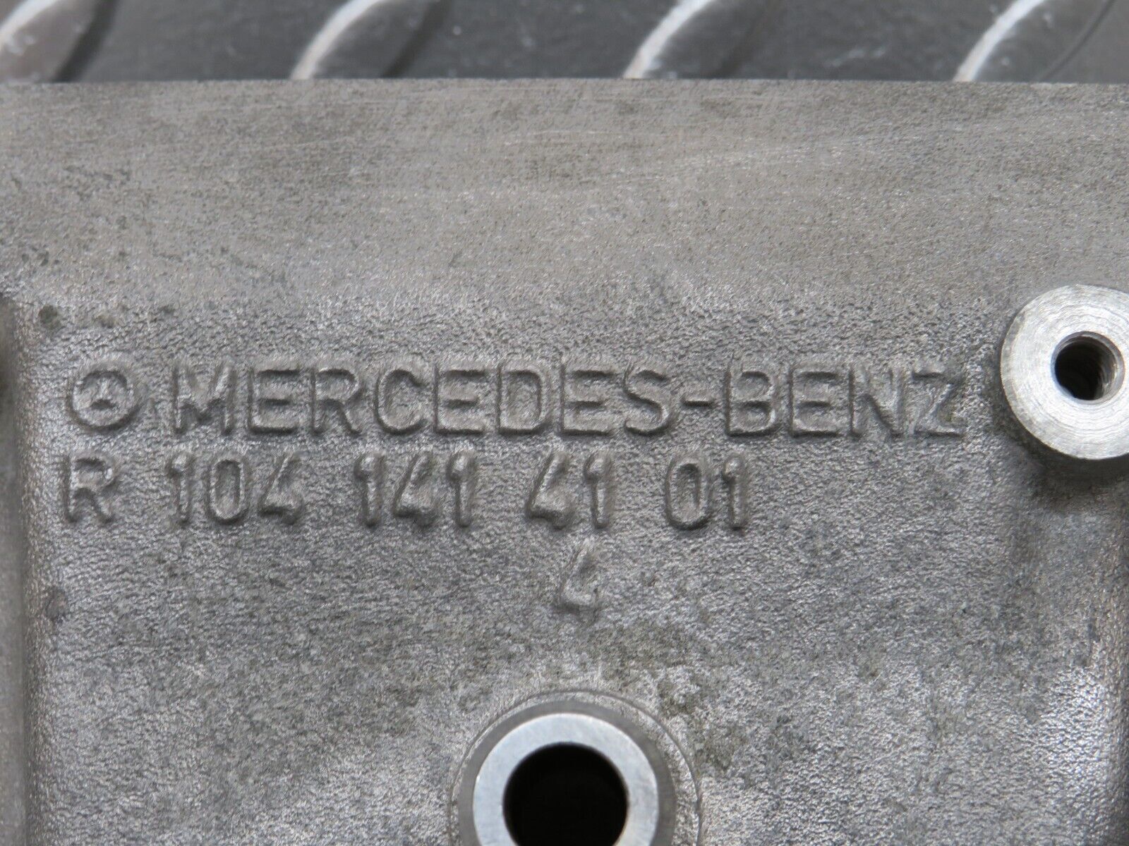 25799 Mercedes-Benz W124 280E Air Intake Manifold 1041414101