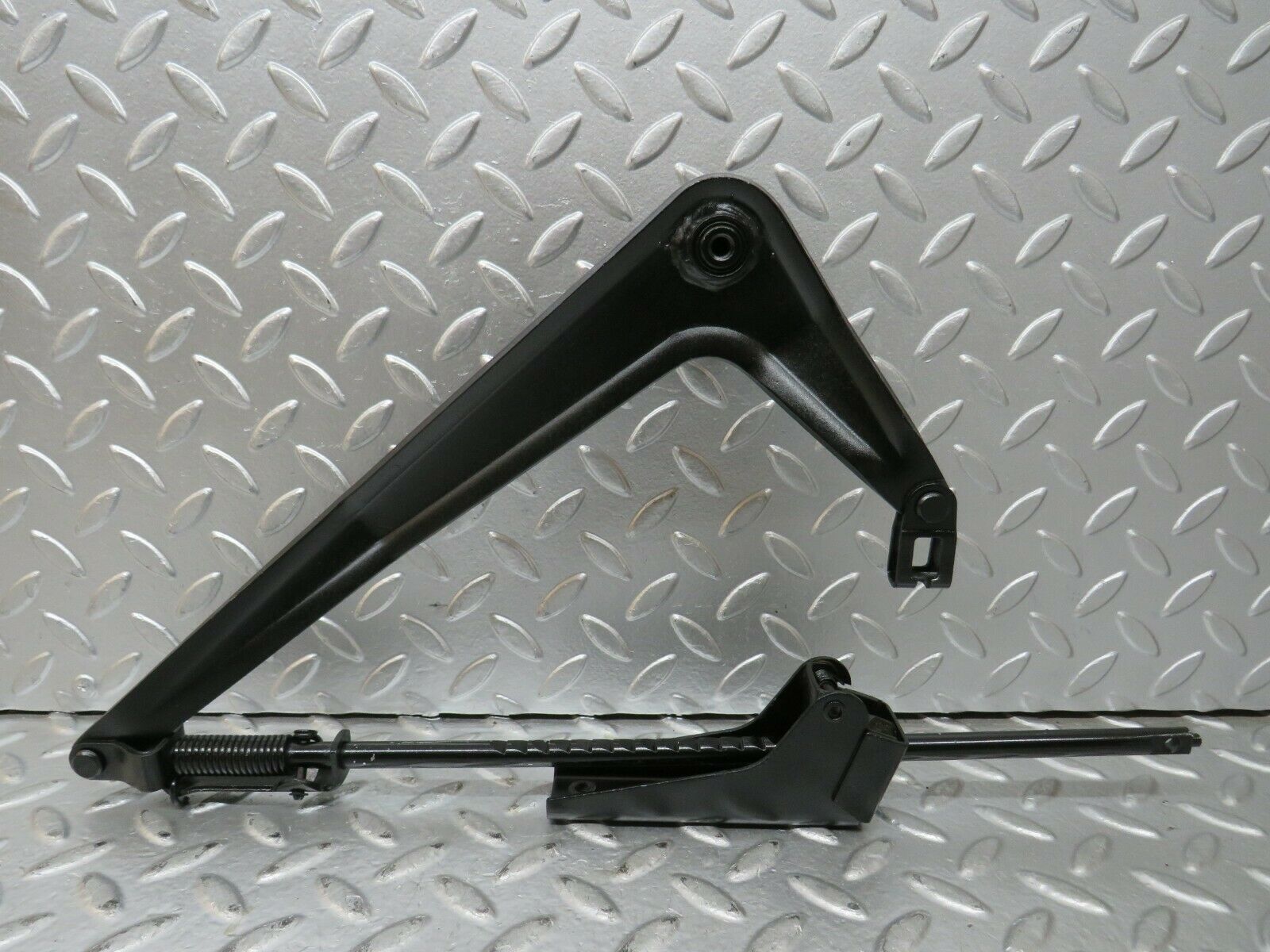 23609 Mercedes-Benz W114 280E Handbrake Regulator