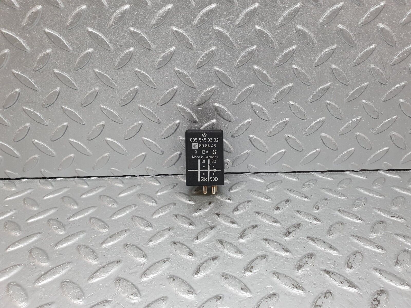 41098 Mercedes-Benz W126 300SE Light Control Relay 0055453332