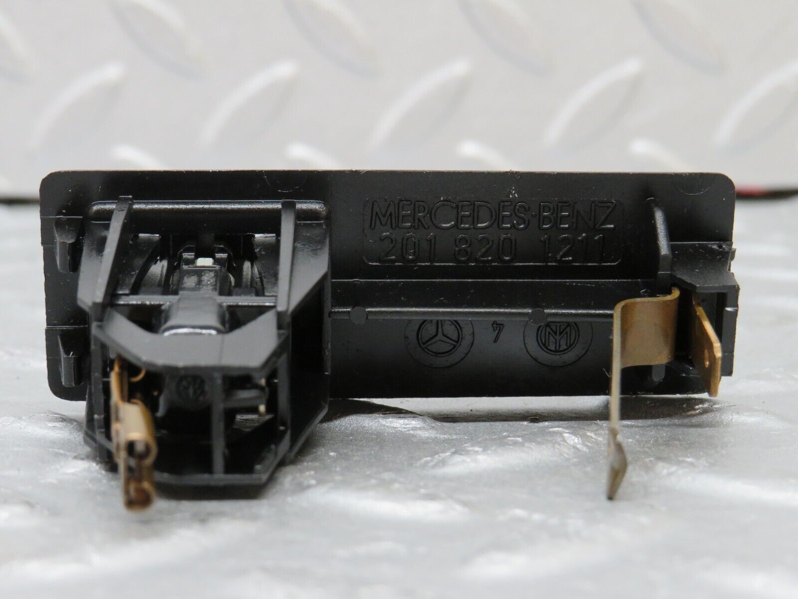 36587 Mercedes-Benz W201 190E 2.0L Trunk Boot Light Switch 2018201211