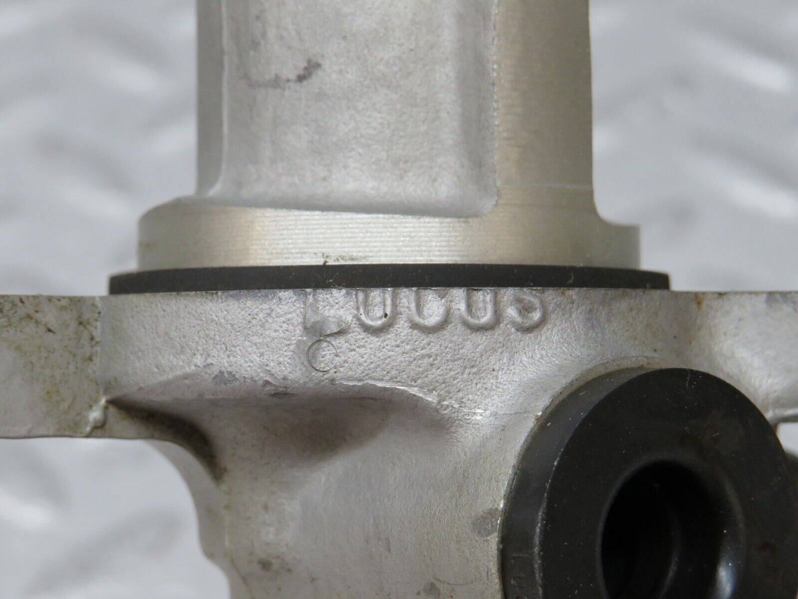 34775 Mercedes-Benz W210 320E Brake Master Cylinder