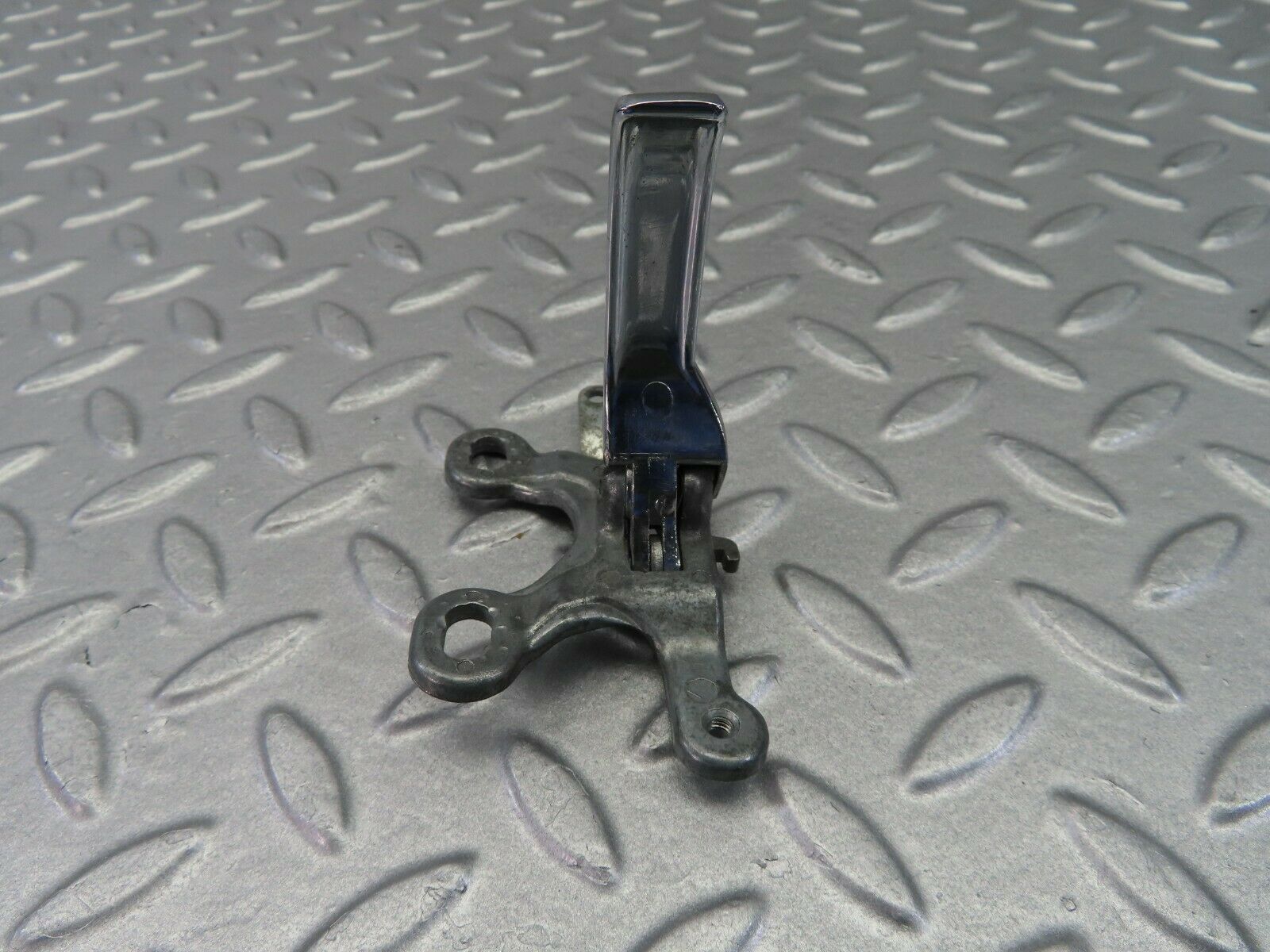 7847 Mercedes-Benz W115 220D Left Interior Door Handle Chrome 1107660319