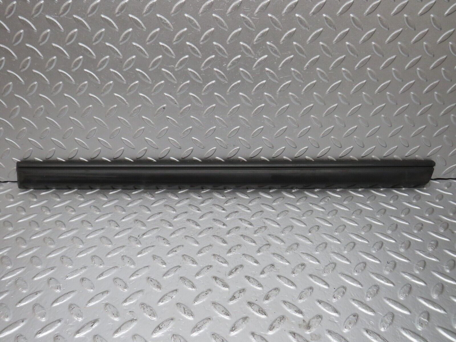 33959 Mercedes-Benz W124 260E Rear Left Door Centre Moulding Trim