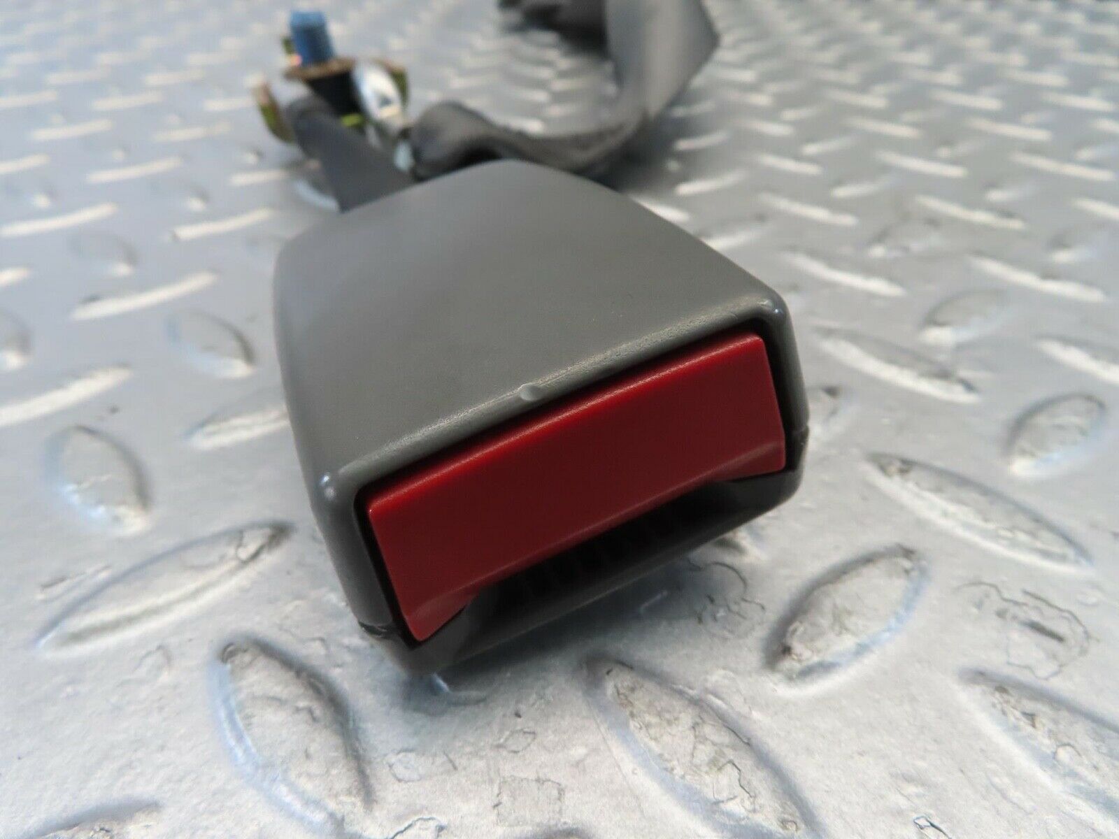 11215 Mercedes-Benz W221 S320 Rear Middle Seat Belt And Buckle 2218600585