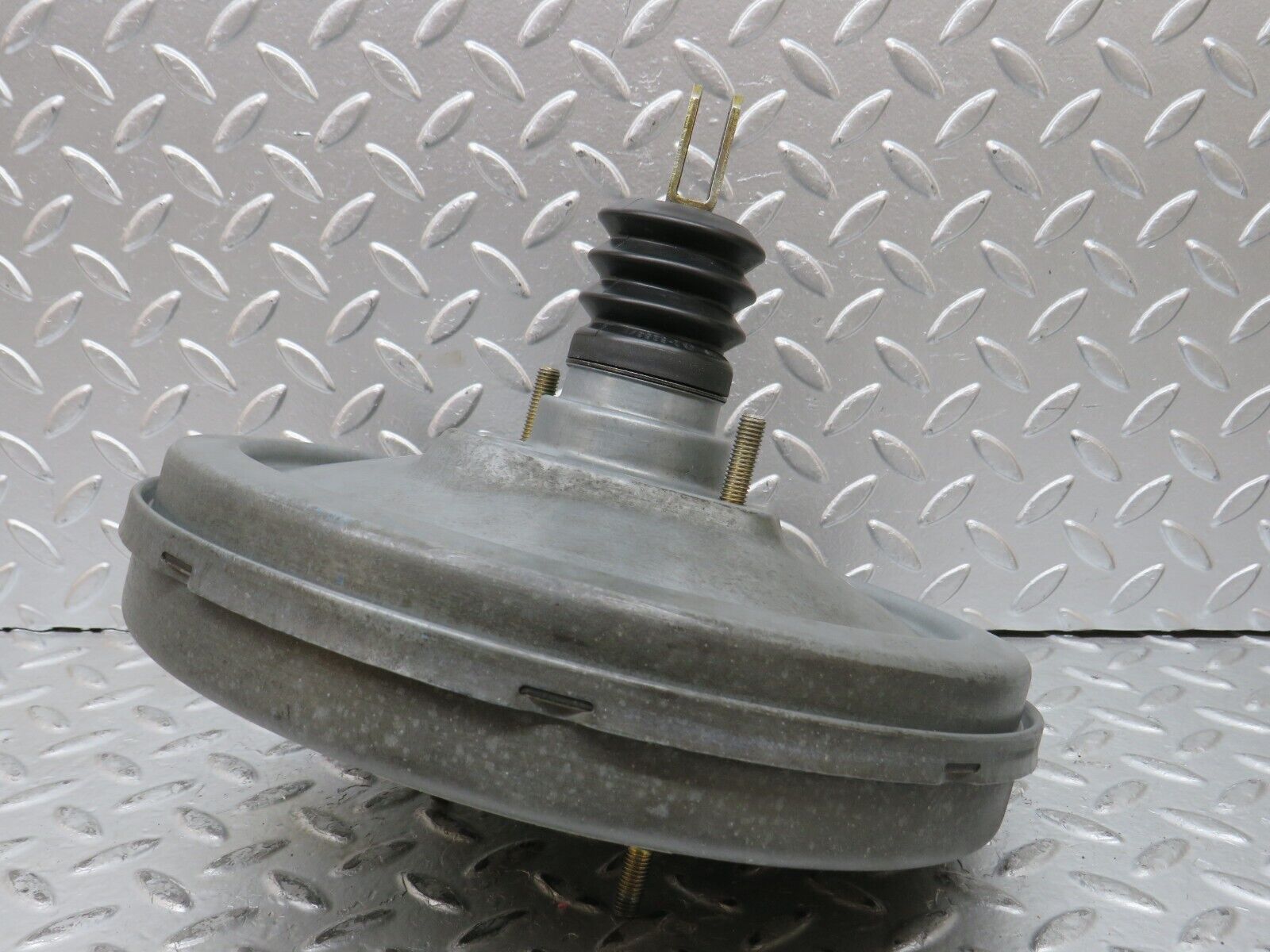 27631 Mercedes-Benz S124 300TE Wagon Brake Booster Lucas 0044301630