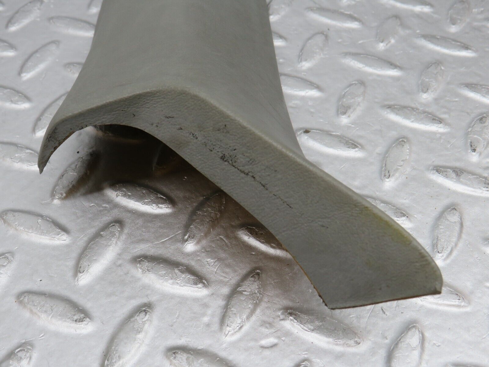 36060 Mercedes-Benz W126 420SE A Pillar Interior Cover Left Side Grey