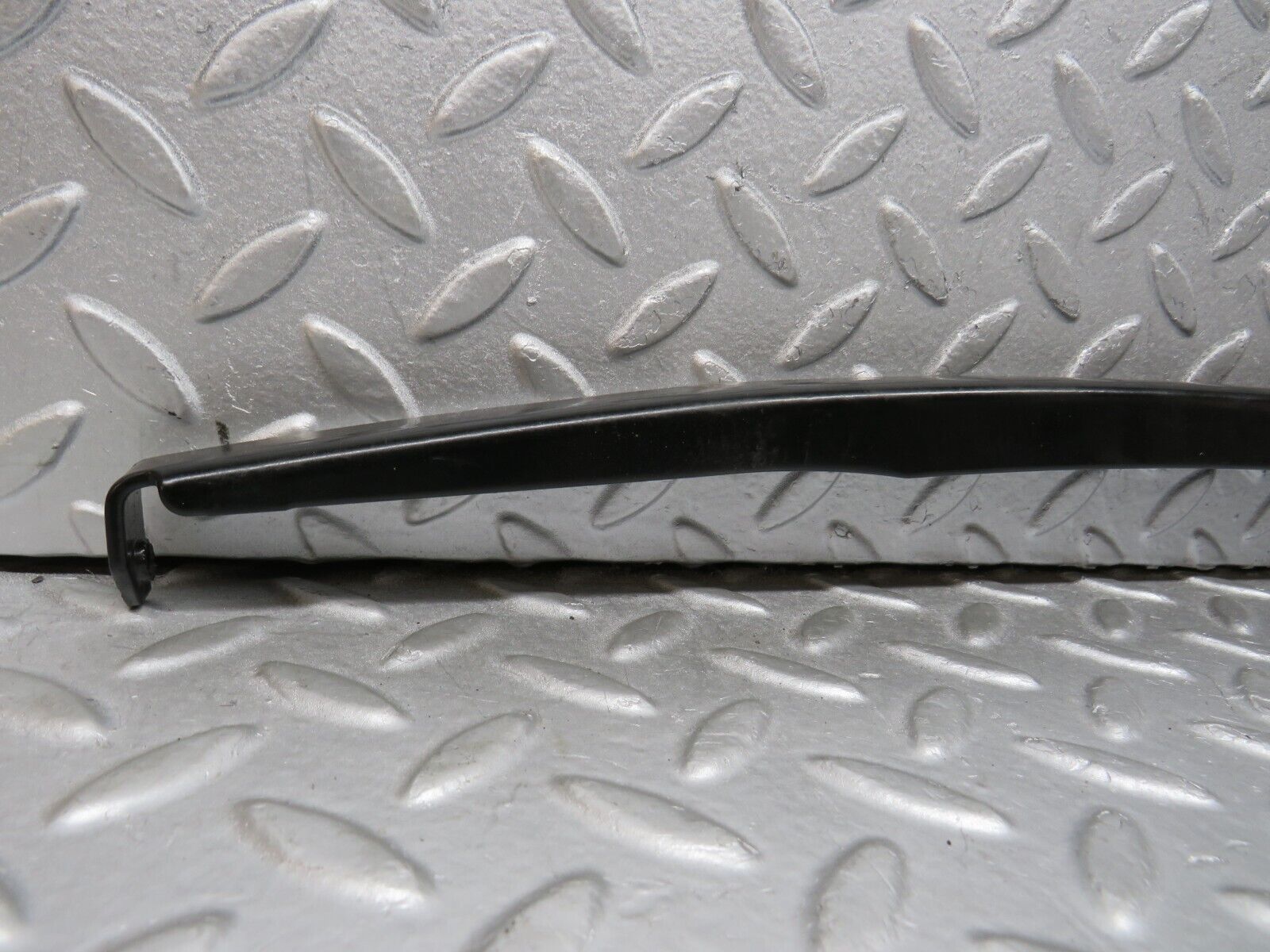 39661 Mercedes-Benz R129 320SL Coupe Right Door Rear Window Channel