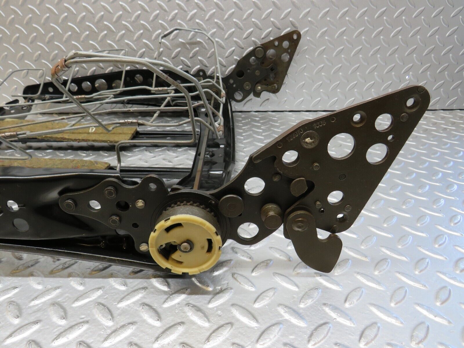 33892 Mercedes-Benz C123 230CE Coupe Front Right Driver Seat Backrest