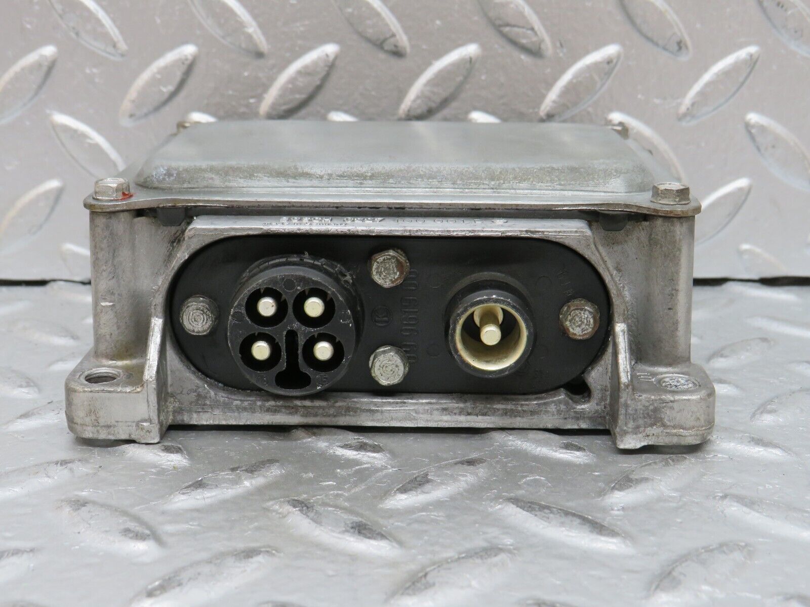 27937 Mercedes-Benz W123 280E Ignition Control Unit 0227100001