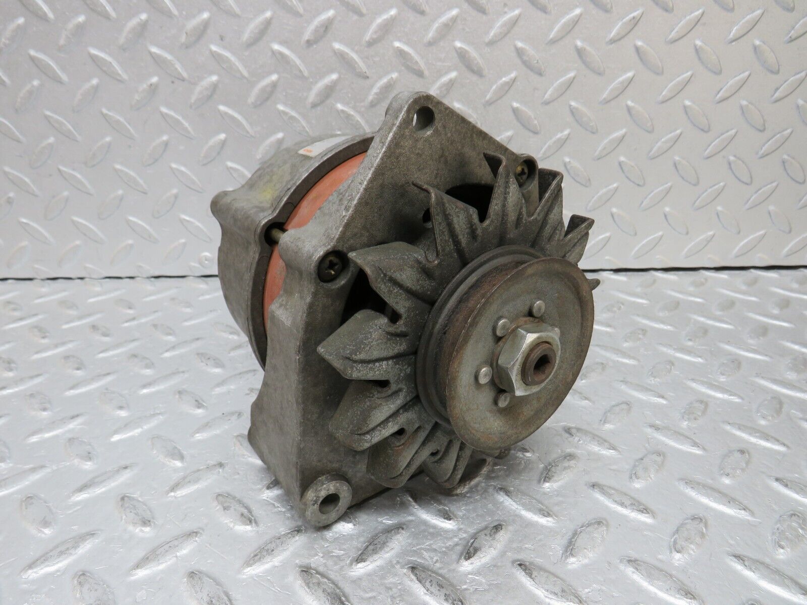 37368 Mercedes-Benz W109 300SEL Alternator Generator Bosch