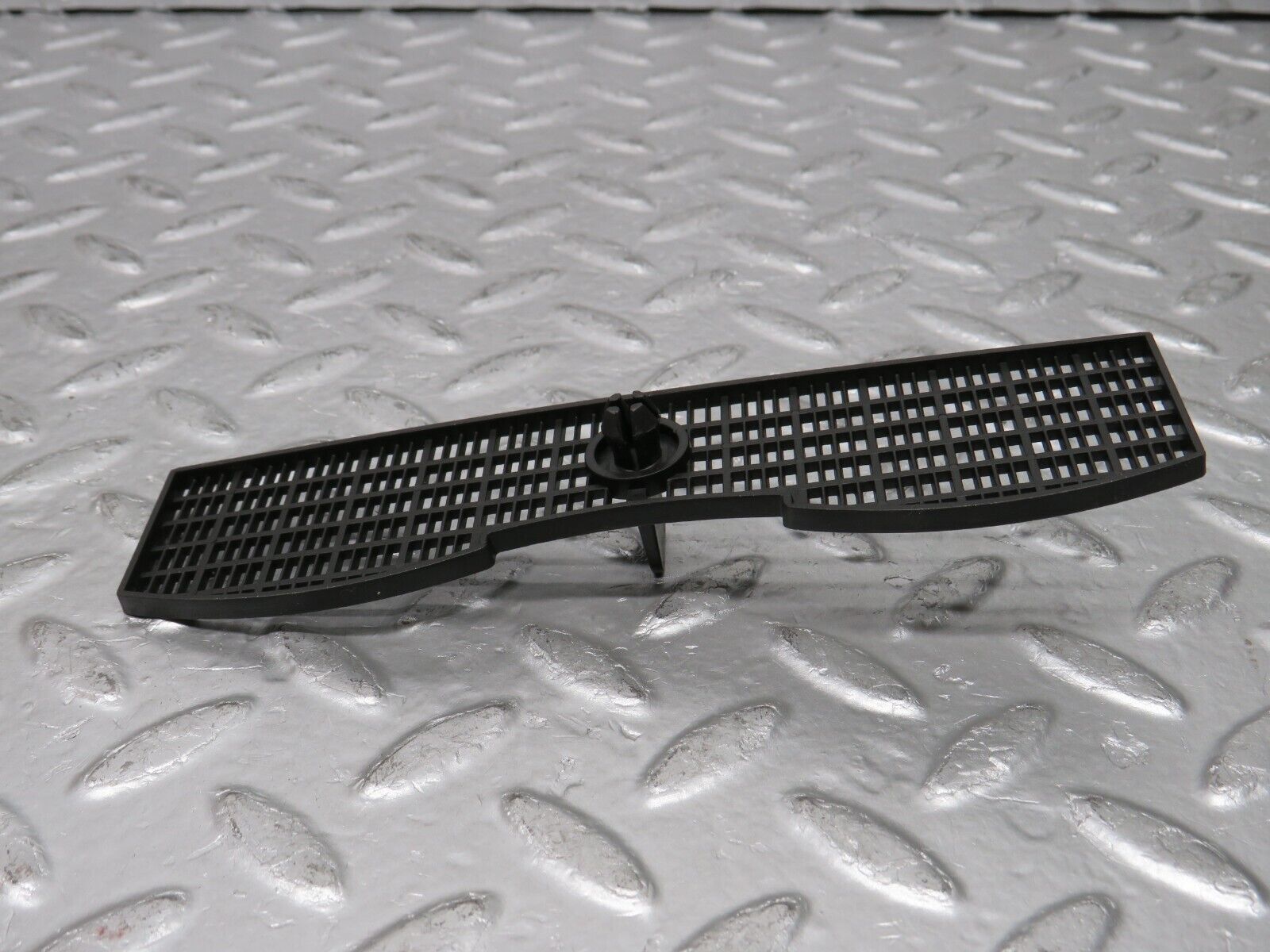 29547 Mercedes-Benz W124 230E Windscreen Water Drain Grill 1246280067