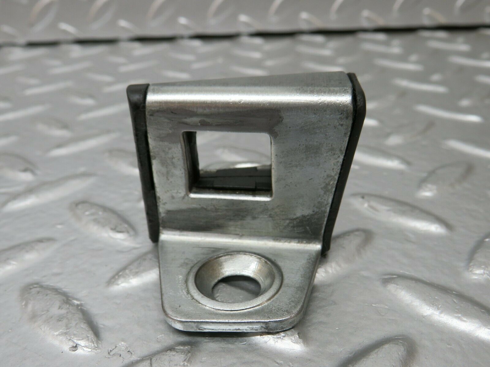 24311 Mercedes-Benz S124 220TE Wagon Door Lock Latch