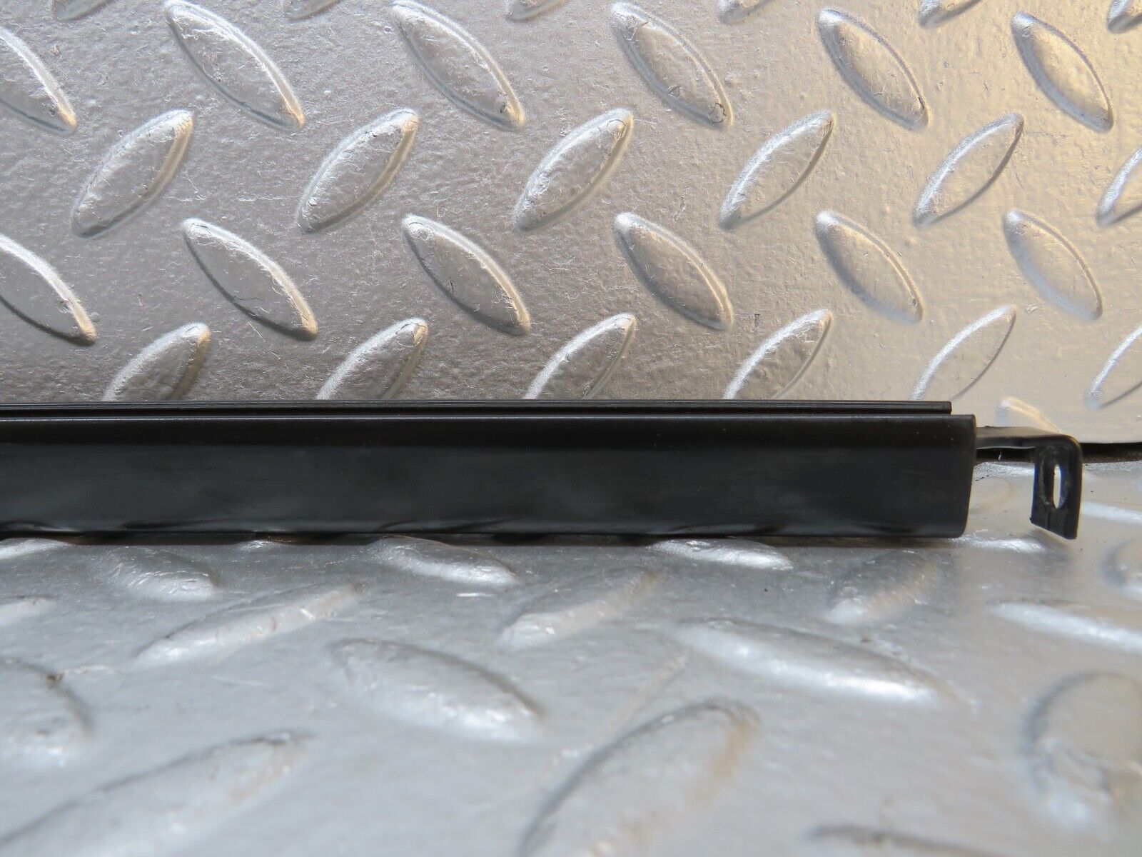 31211 Mercedes-Benz S124 220TE Wagon Rear Left Door Window Channel