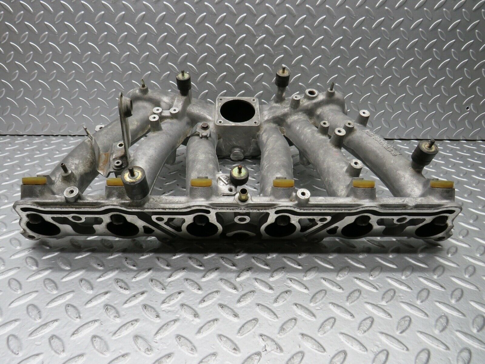 21768 Mercedes-Benz W126 300SE Intake Manifold 1031411601