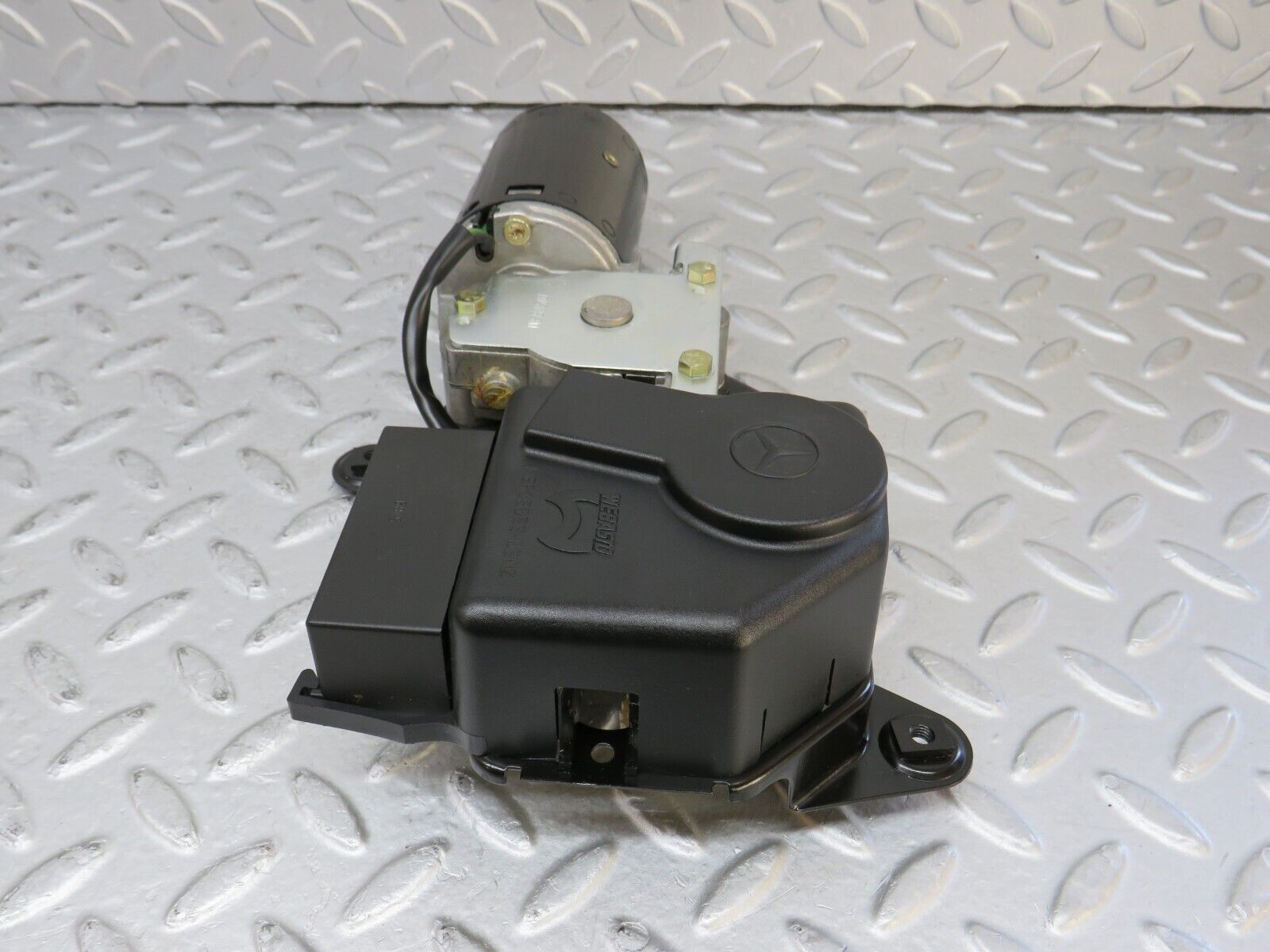 36526 Mercedes-Benz W201 190E 2.0L Sunroof Motor Webasto With Relay 0390251693 1248210047