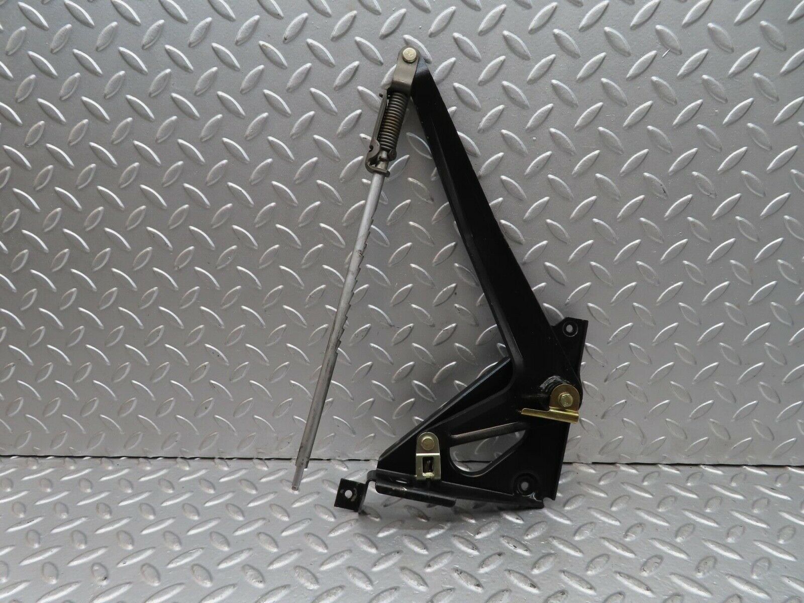 7014 Mercedes-Benz W123 230E Handbrake Regulator