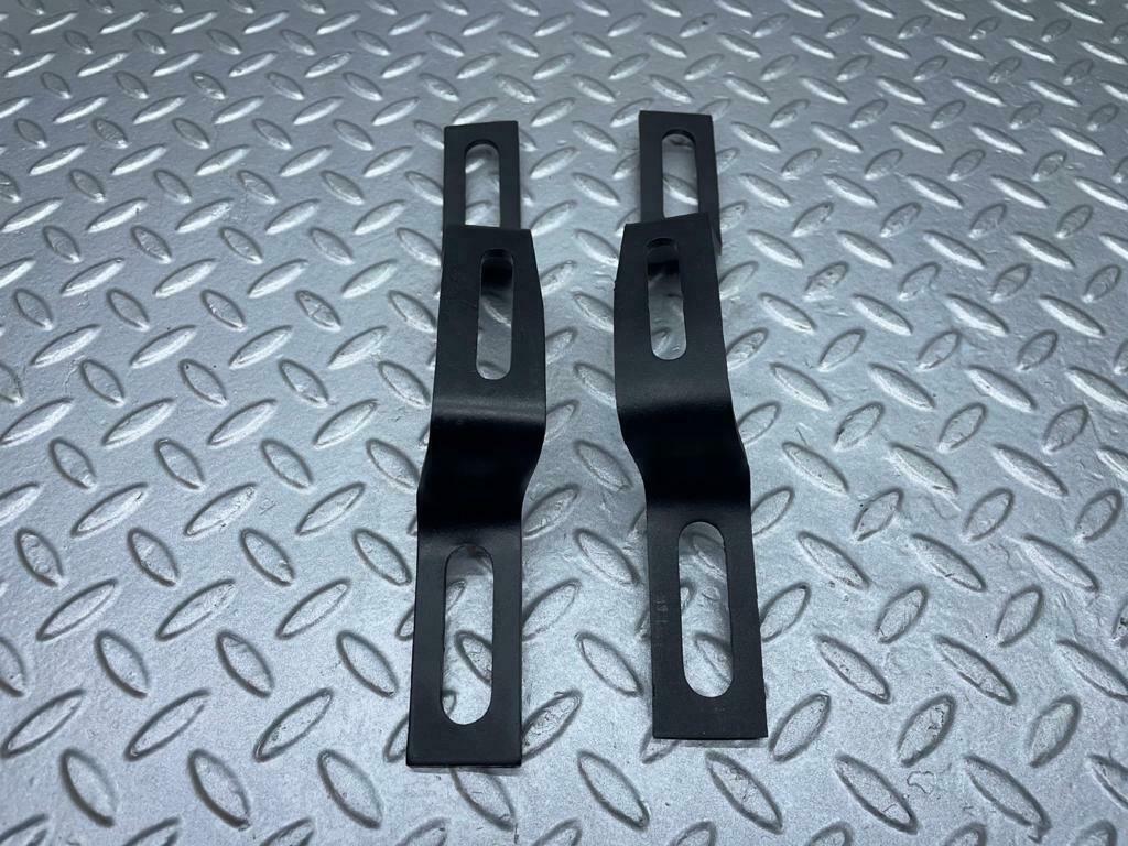 13990 Mercedes-Benz C107 280SLC Front Bumper Bracket