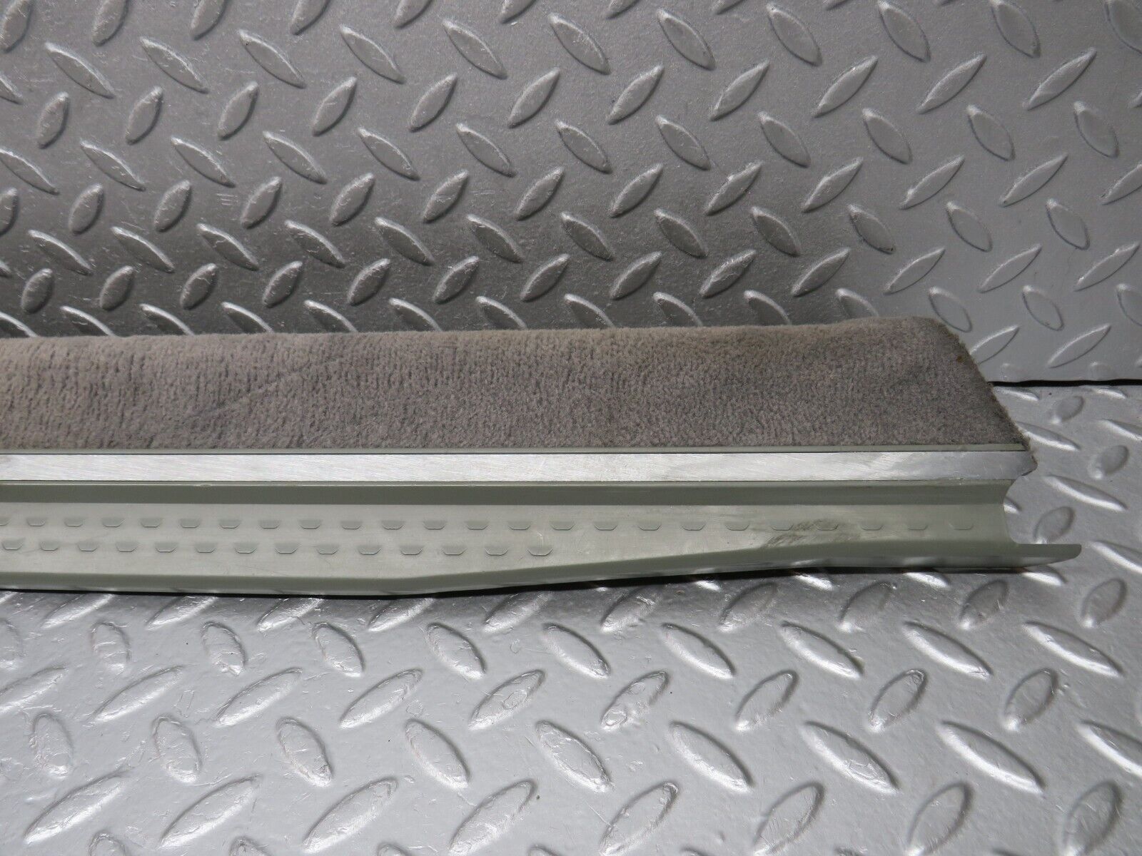39366 Mercedes-Benz R129 320SL Coupe Left Door Sill Cover Grey 1296800135