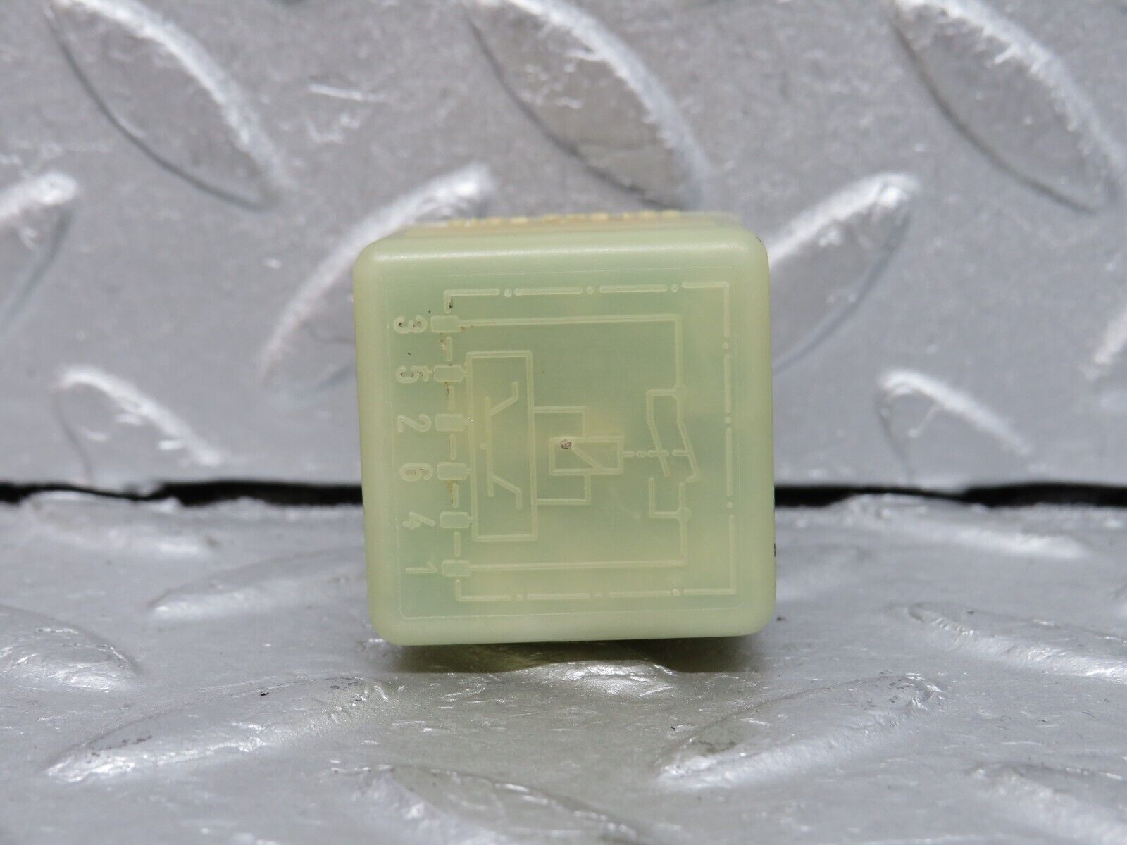 38120 Mercedes-Benz A124 320E Cabriolet Door Window Control Relay 0015427819