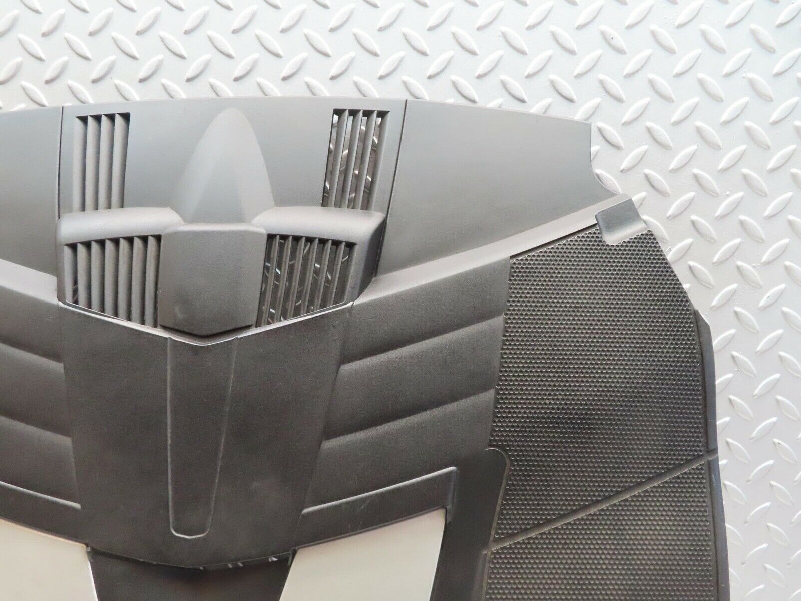 11297 Mercedes-Benz W221 S320 Engine Cover 6420100167