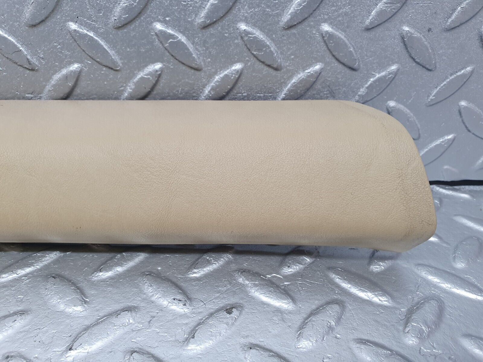 40926 Mercedes-Benz W126 300SE A Pillar Cover Right Side Beige