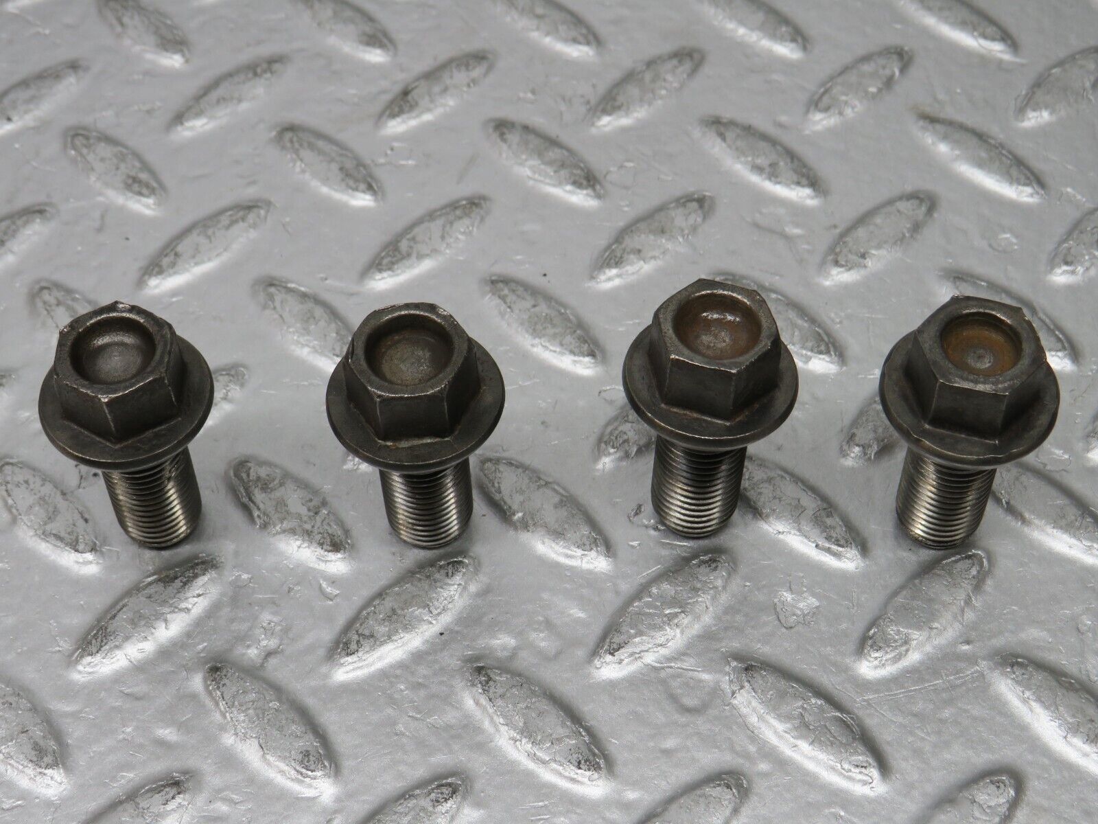 30093 Porsche 924 Alloy Wheel Lug Bolts Set M12x1.5