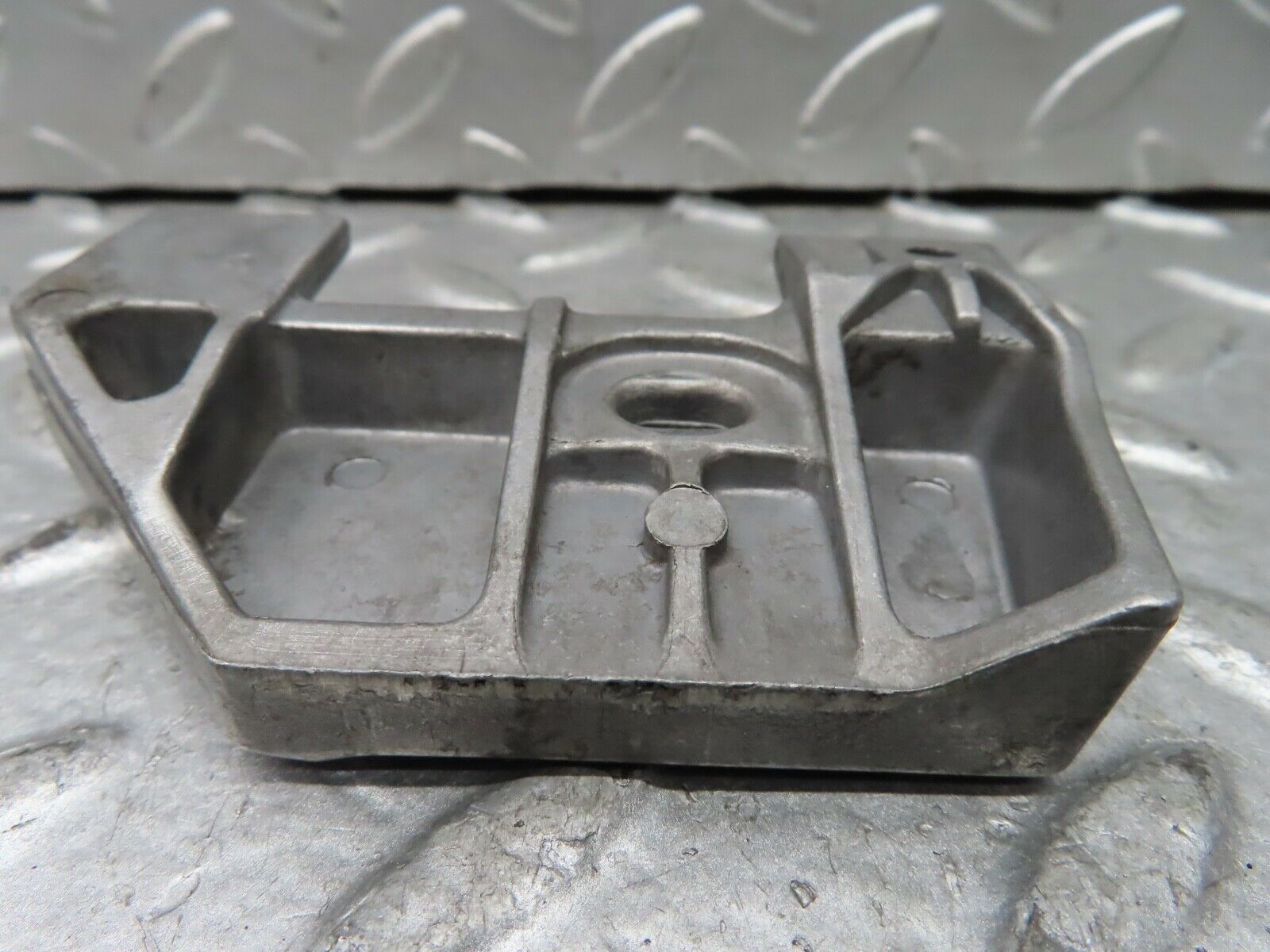 19631 Mercedes-Benz C140 CL420 Coupe Door Window Guide Bracket 1247250432