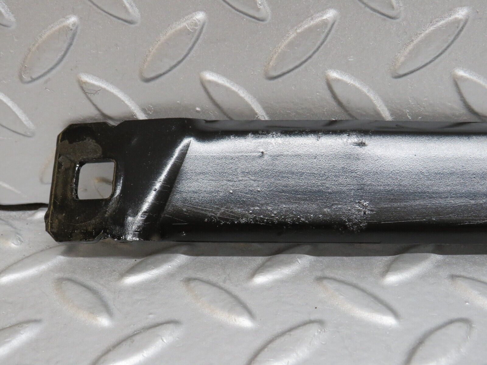 36768 Mercedes-Benz W201 190E 2.0L Fuel Tank Tightening Strap 2014700040