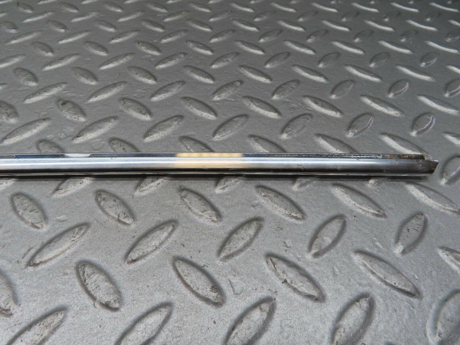 13186 Mercedes-Benz W111 220S Front Right Door Window Chrome Frame