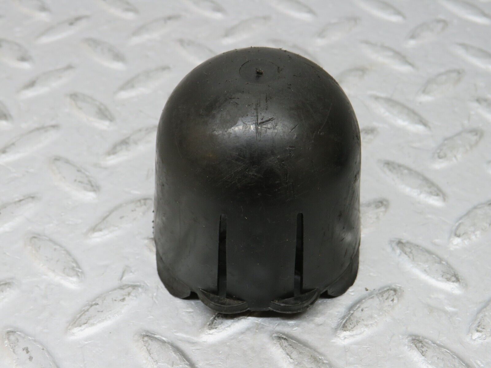 35754 Mercedes-Benz W108 Rear Shock Absorber Top Plastic Cap 2x