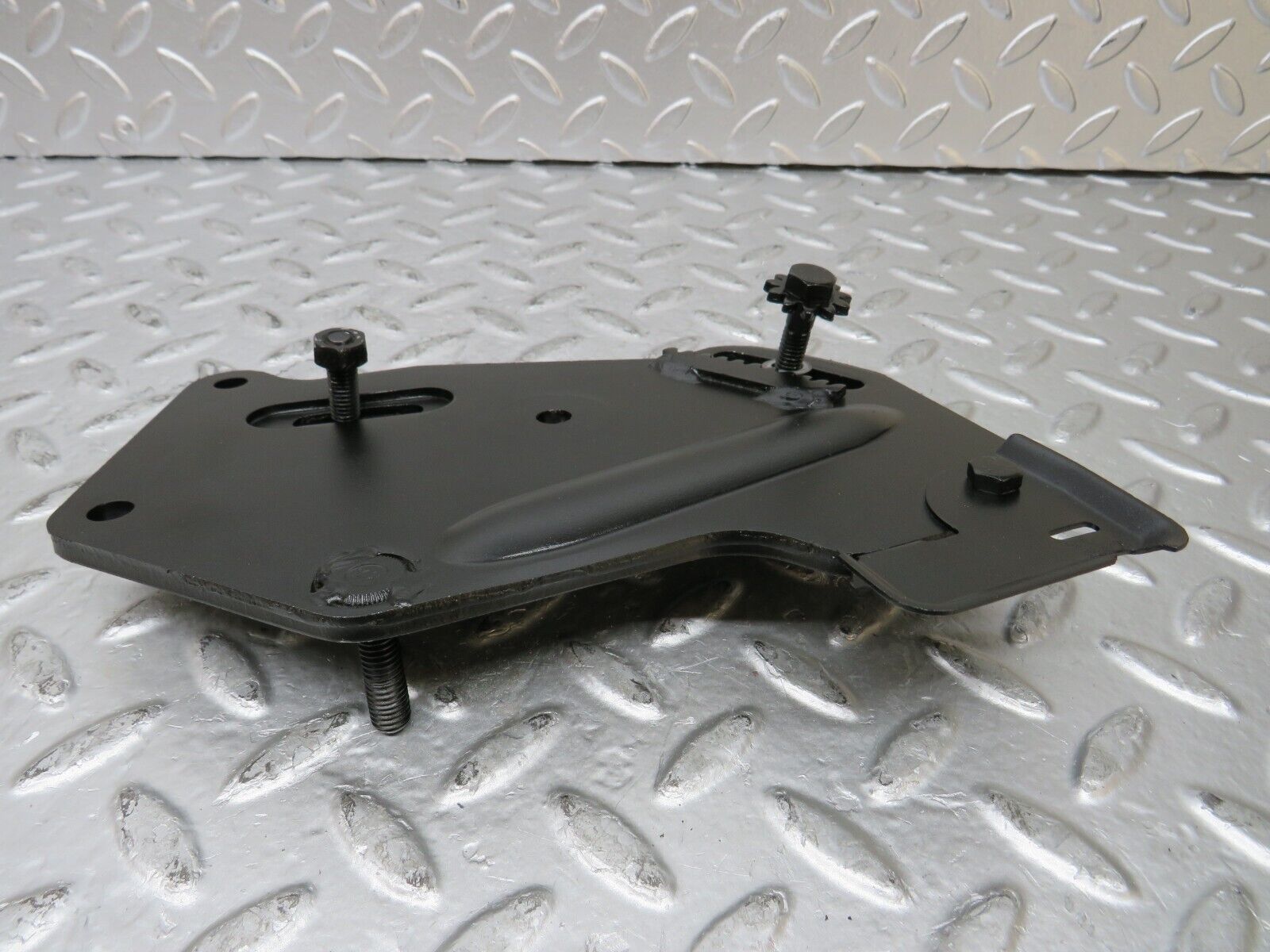 26239 Mercedes-Benz W116 450SE Power Steering Pump Bracket