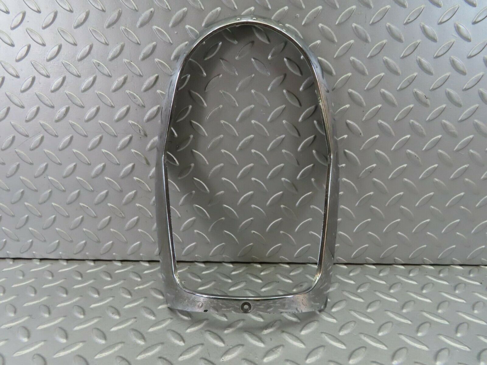 8116 Mercedes-Benz W108 Headlight Chrome Frame