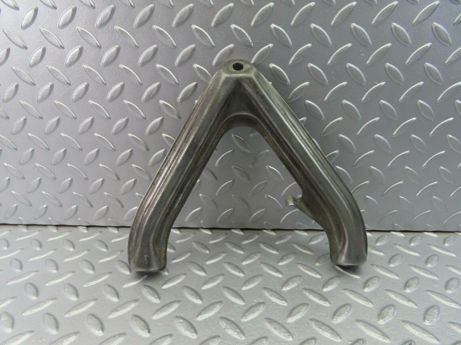 10099 Mercedes-Benz C123 230CE Coupe Air Intake Manifold Bracket